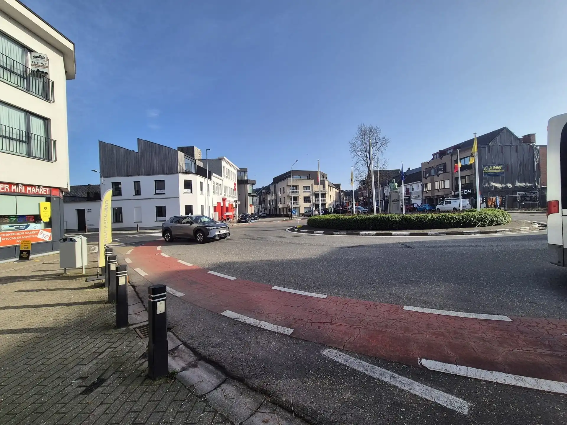 Gunstig gelegen 2 slaapkamer appartement. foto 20