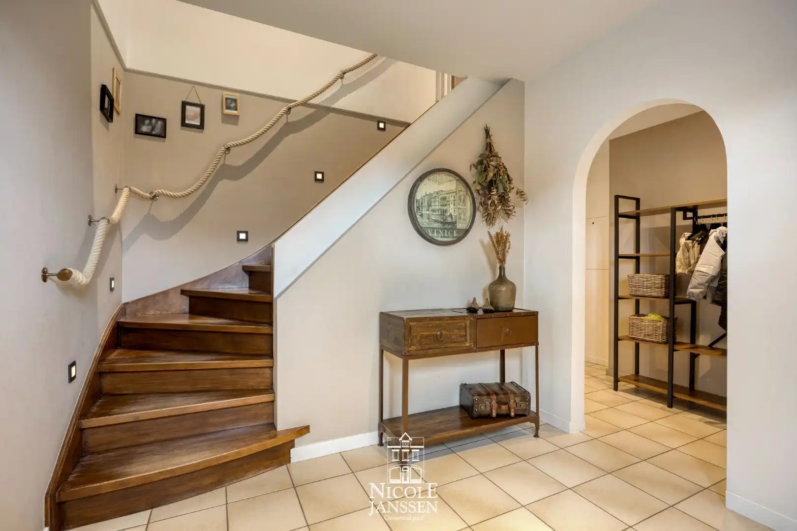 Ruime gezinswoning foto 3