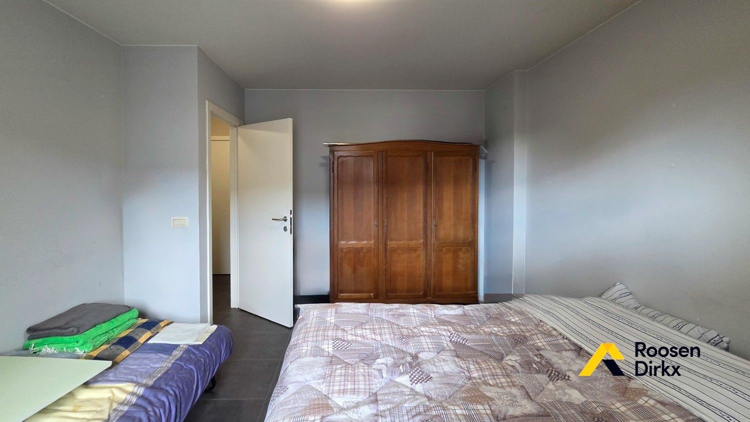 Ruim en kwalitatief appartement met 2 sk's, groot terras, parkeerplaats, berging. foto 19