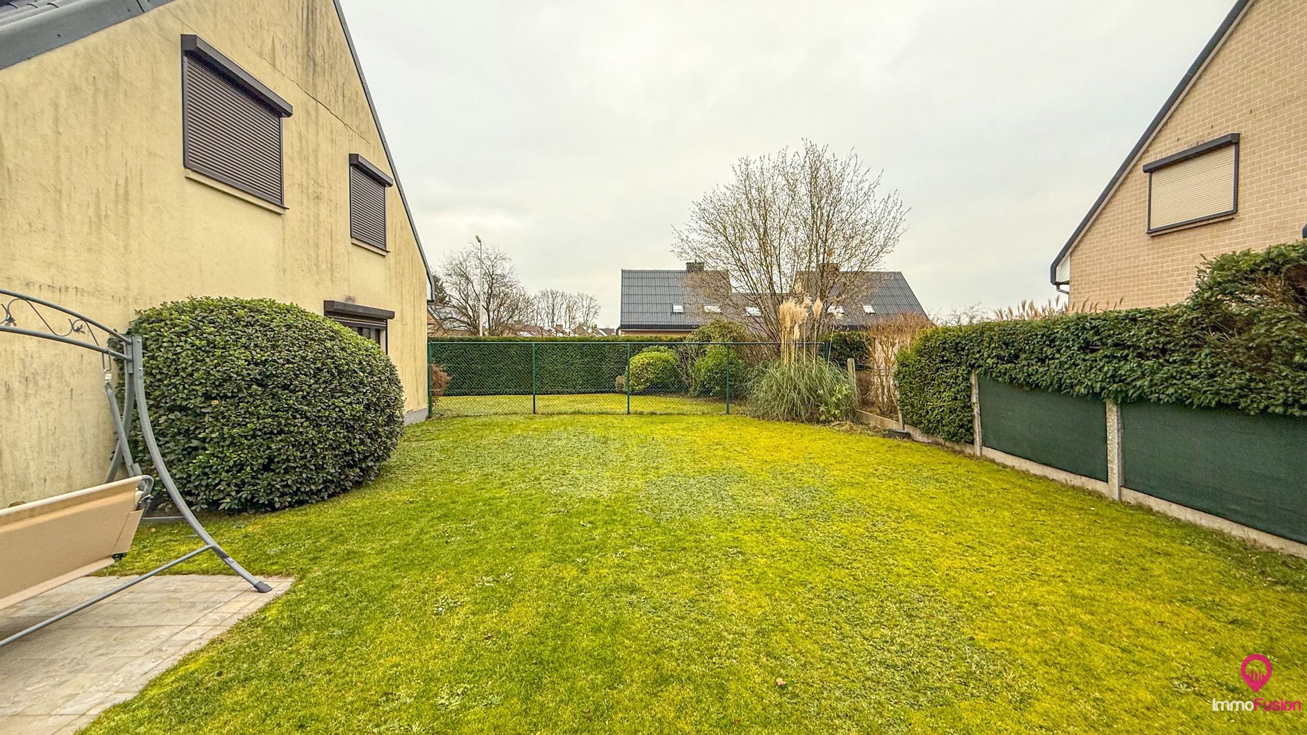 Ruime gezinswoning met 3 slaapkamers in rustige straat! foto 34