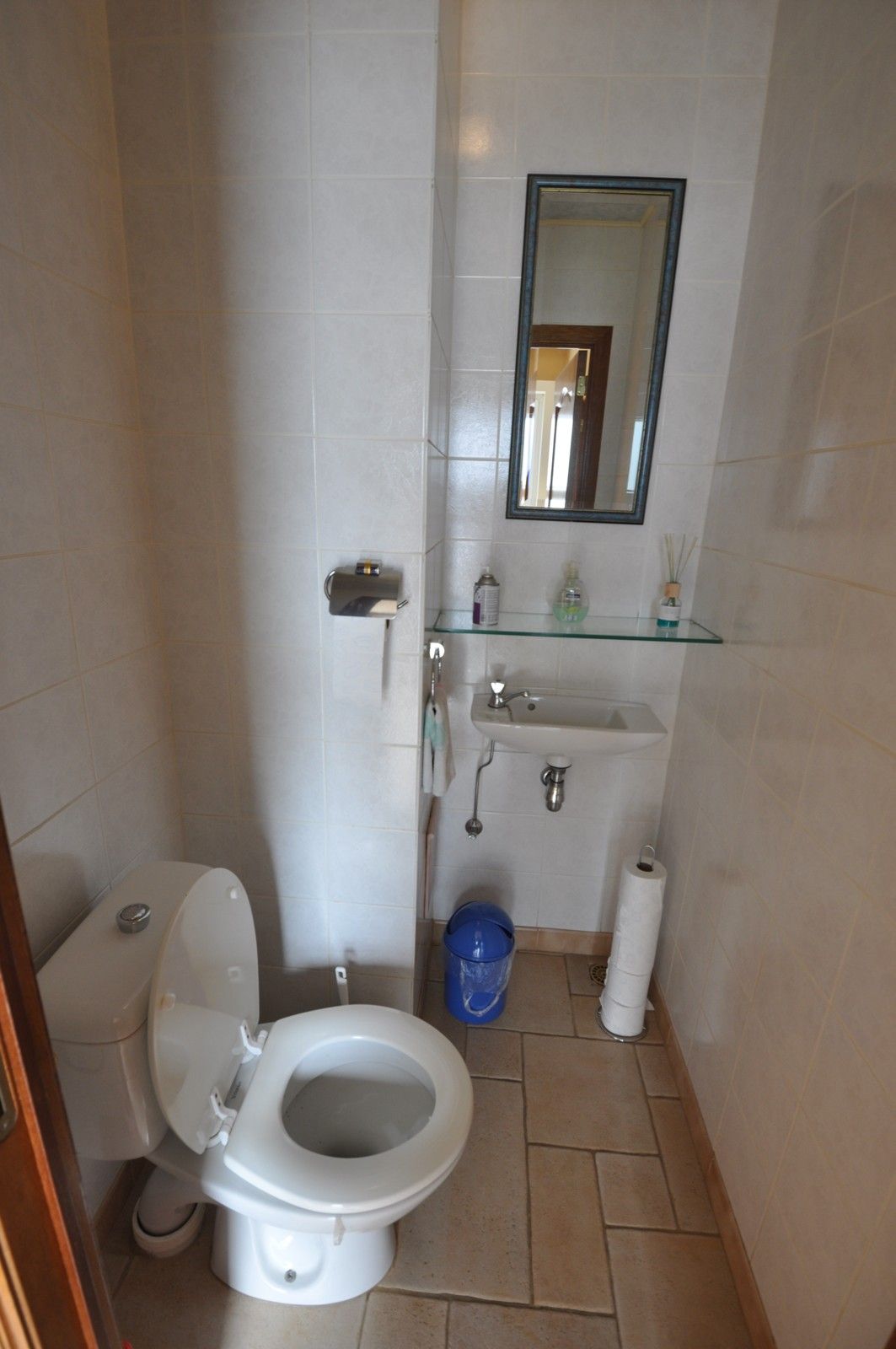 Ruime verzorgde woning met grote tuin en garage ! foto 4