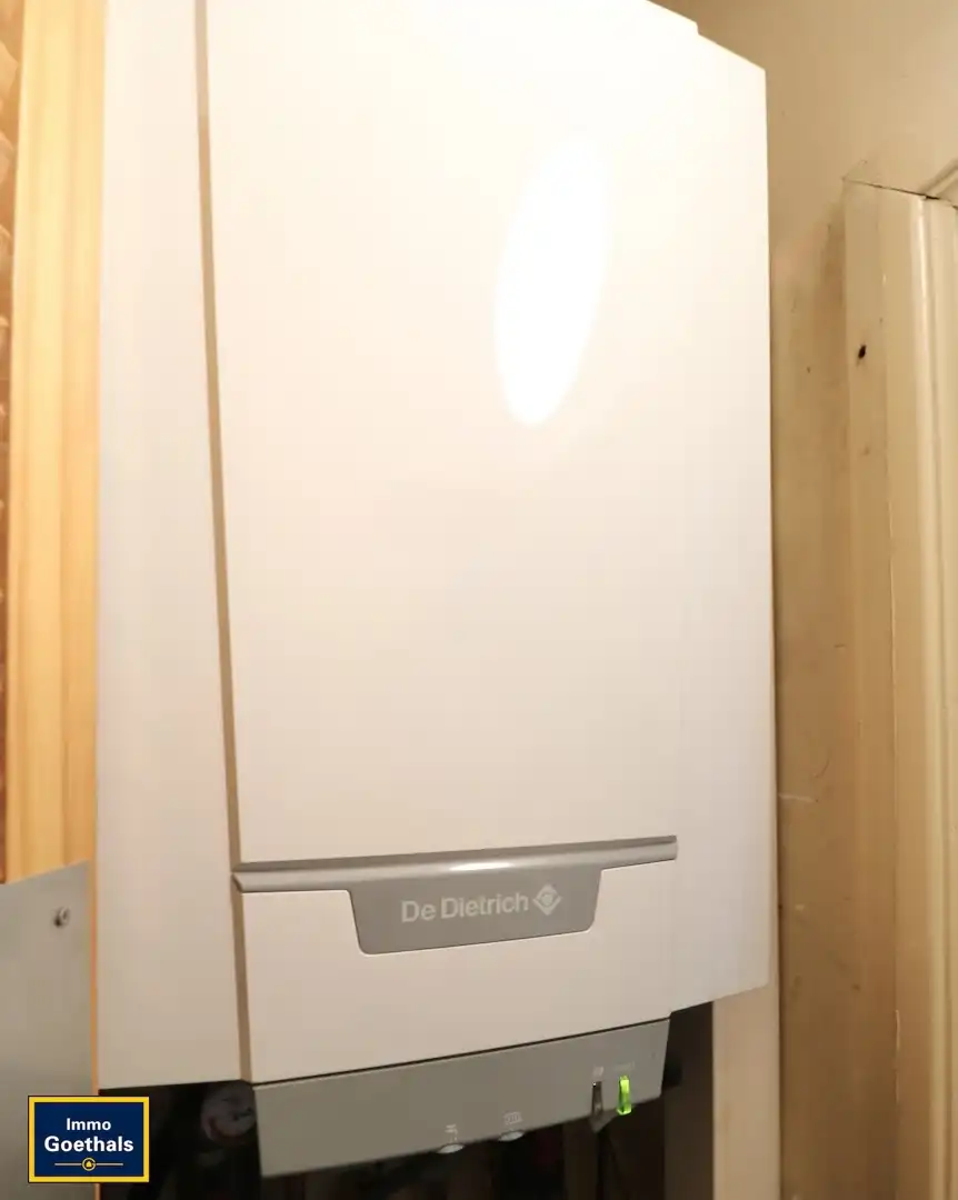 Centraal gelegen appartement met 2 kamers en 1 garage. foto 11