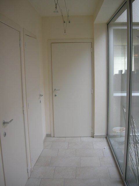 Ruim appartement met 2 slaapkamers gelegen op het gelijkvloers. foto 4