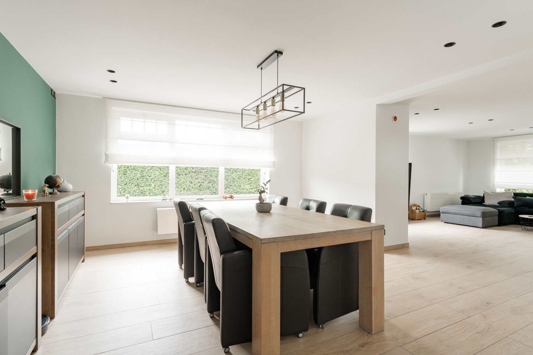 Ruime gerenoveerde woning met zwembad  foto 7