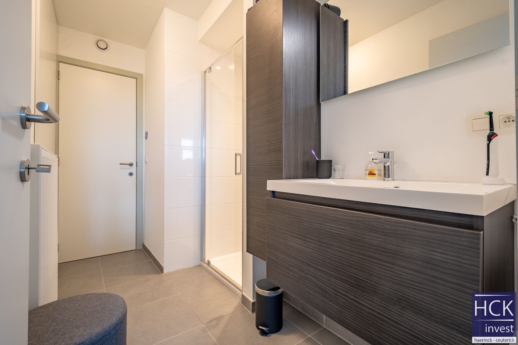 ZINGEM - Knap appartement met 2 SLPK, terras én autostaanplaats! foto 10