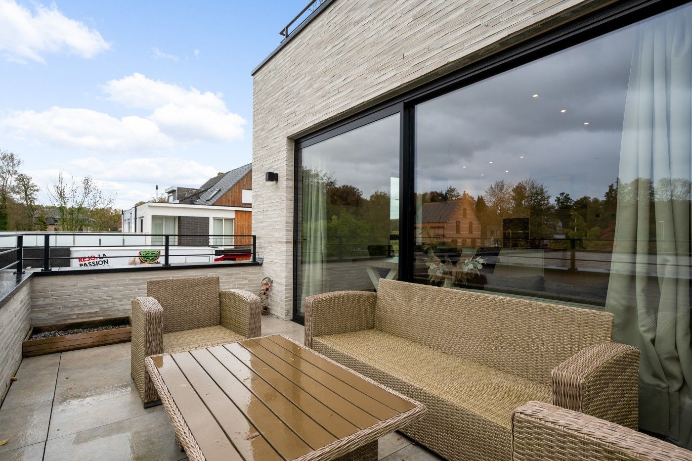 Instapklaar app. op 1ste verd. met 2 slpk., terras en autostaanplaats foto 18