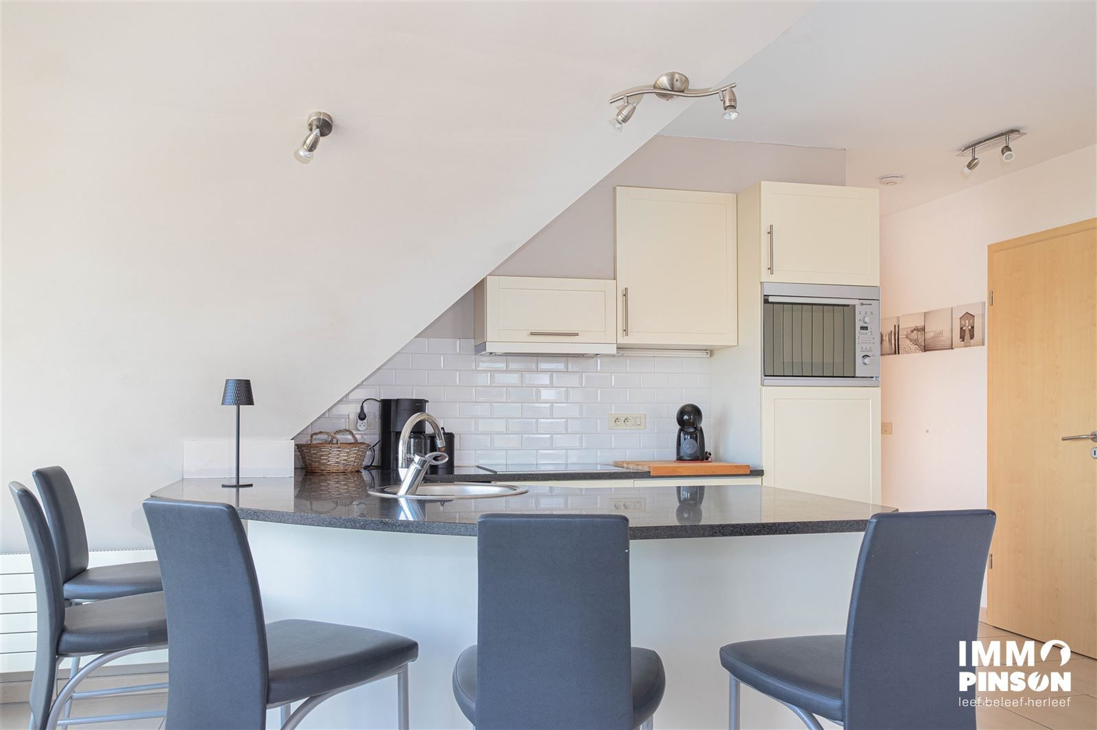 Ruim penthouse met groot zonneterras en prachtig uitzicht foto 4