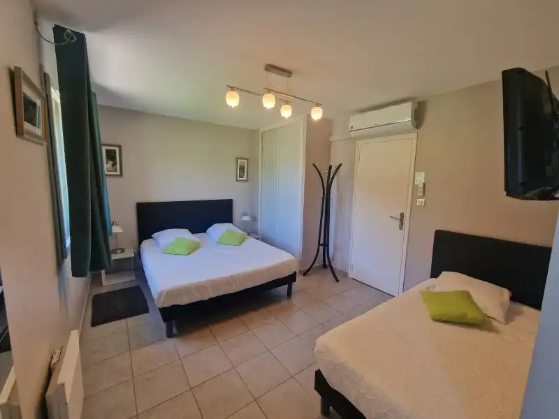 Villa omgevormd tot B&B met vijf mooie kamers en studio in een prachtige en groene omgeving in Carcasonne foto 44