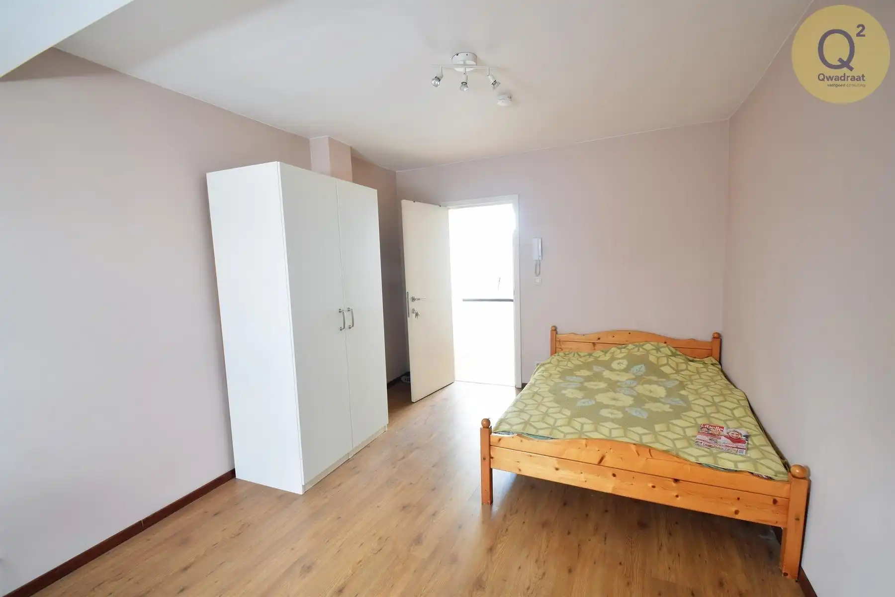 Riant opbrengsteigendom op de Bredabaan te Merksem foto 8