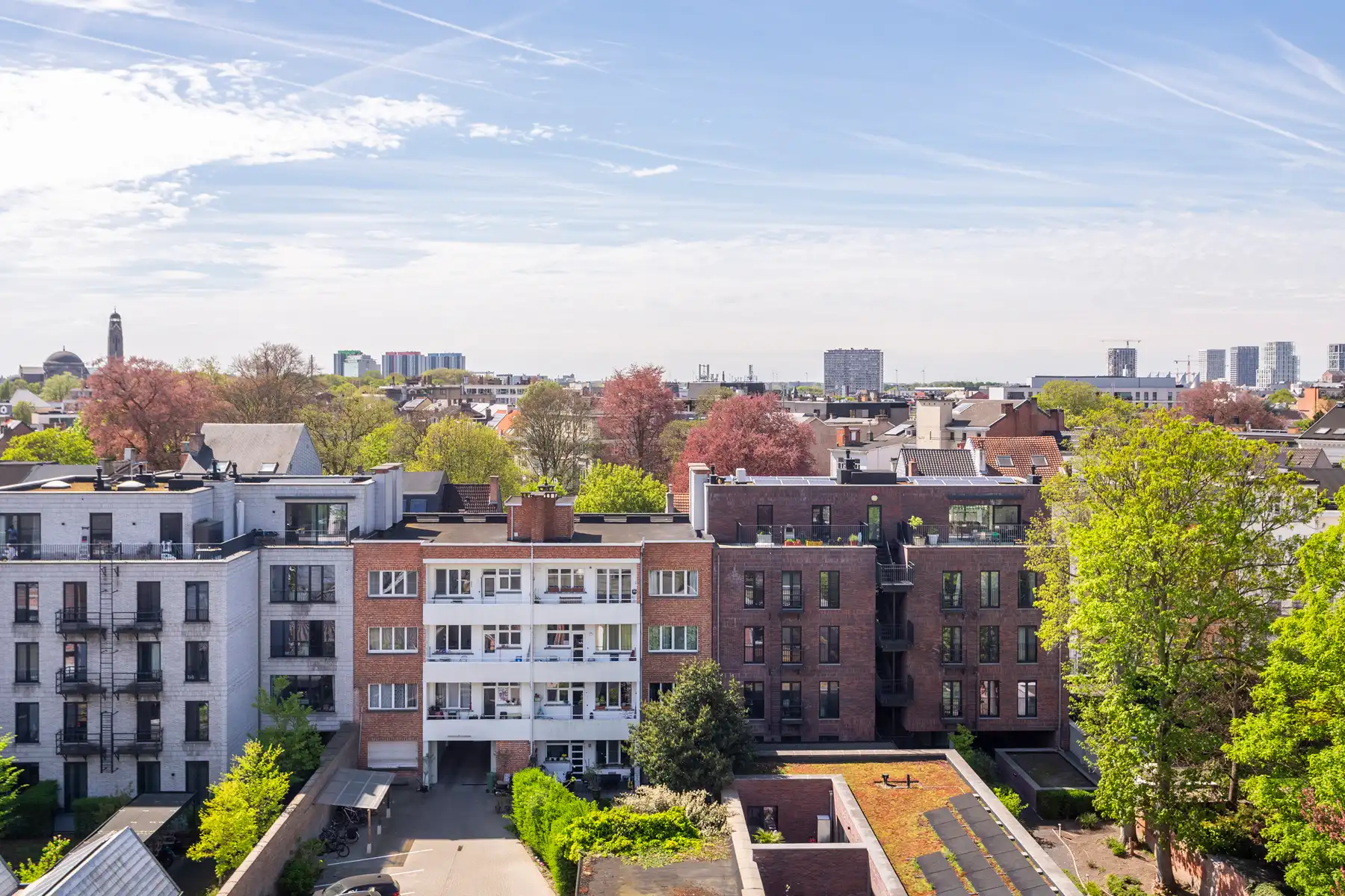 Ruim en lichtrijk appartement met terras op toplocatie! foto 12