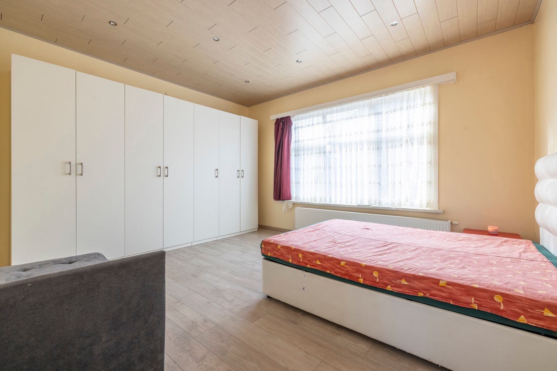 Woning met 4 slaapkamers en koer te koop! foto 6