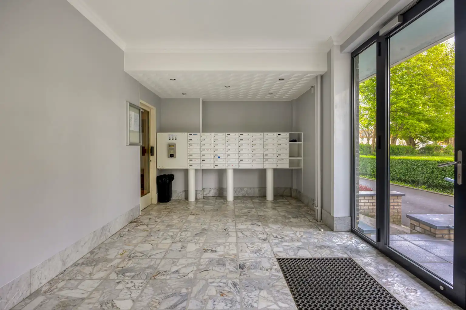 immo DAVID stelt voor: 2 slaapkamerapp met privatieve kelder foto 2