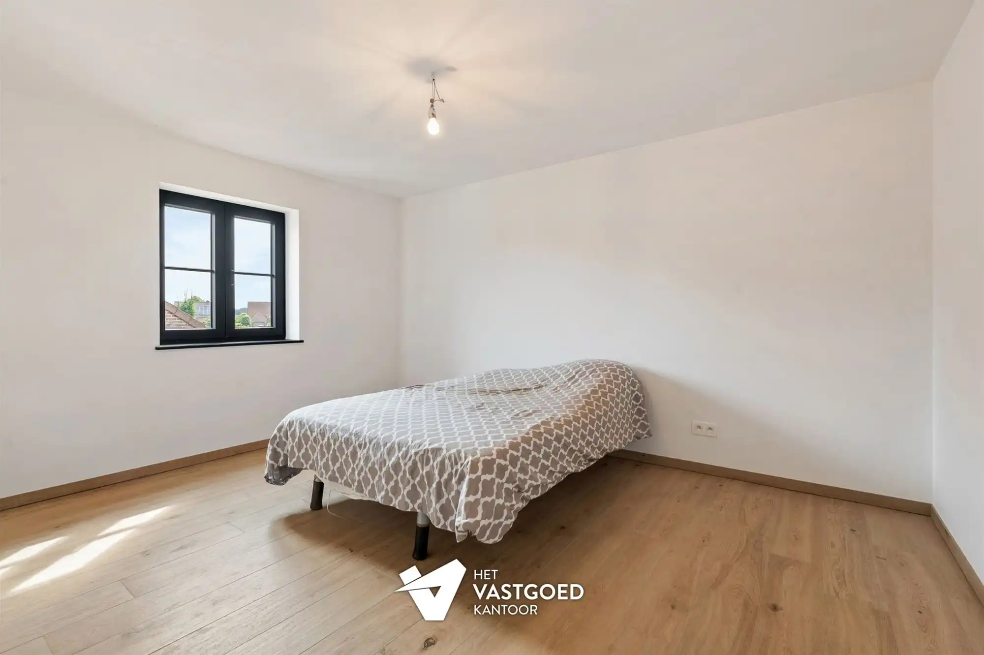 ZEER RUIME RECENTE WONING (266M²) MET LEUKE TUIN TE WIJCHMAAL foto 22