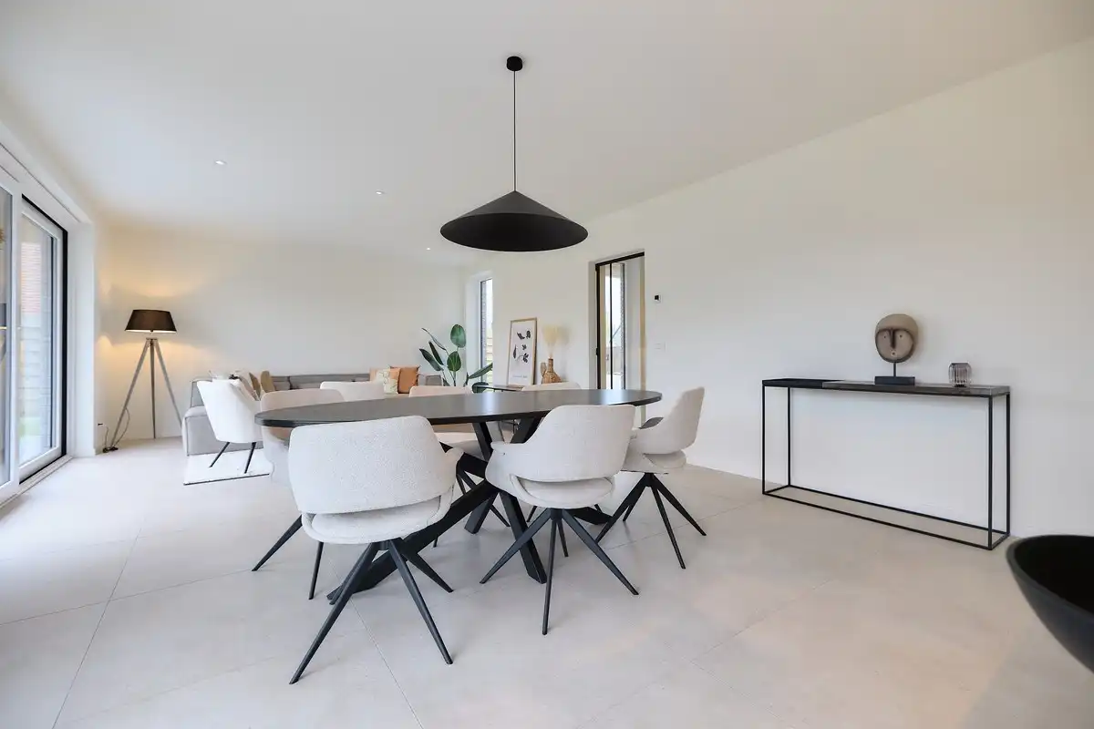 VOLLEDIG AFGEWERKTE MODERNE OPEN NIEUWBOUWWONING TE OOSTDUINKERKE foto 4