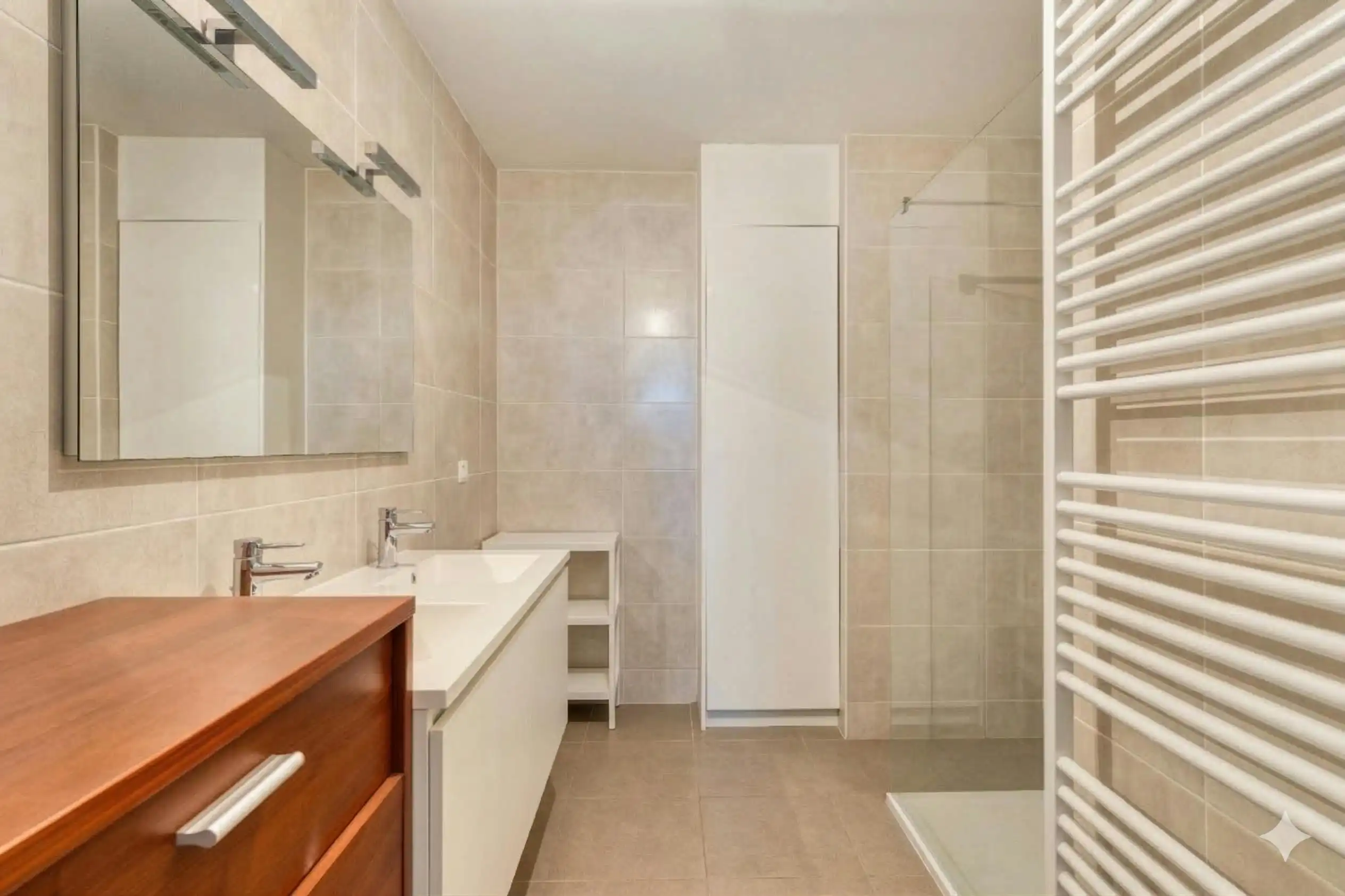 Lichtrijk appartement met 2 slaapkamers en twee terrassen. foto 6