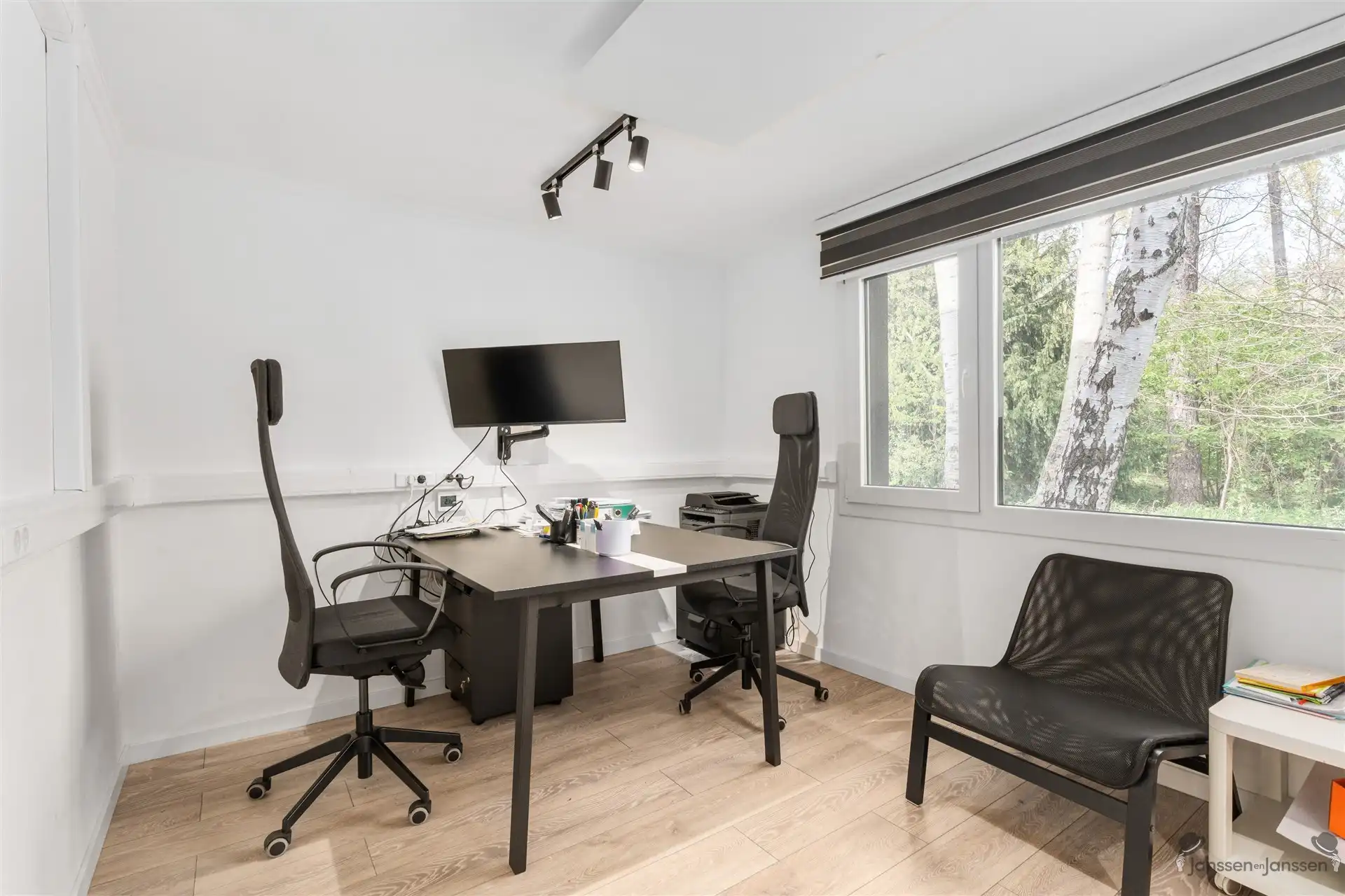 Vrijstaande woning met modern bijgebouw en renovatiepotentieel in groen Beverlo foto 21