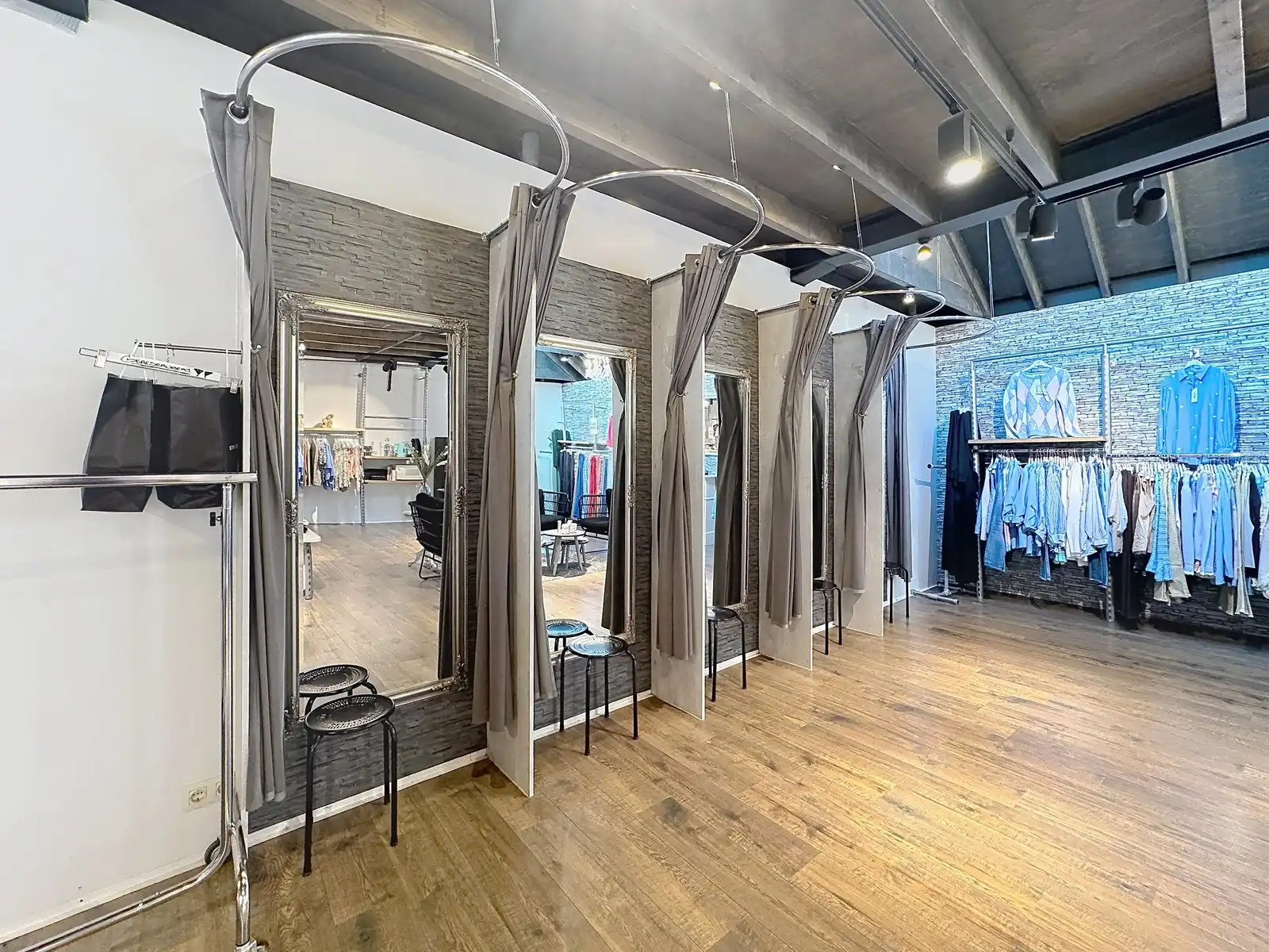 Commercieel gelegen handelspand op TOPligging te Sluis! foto 8