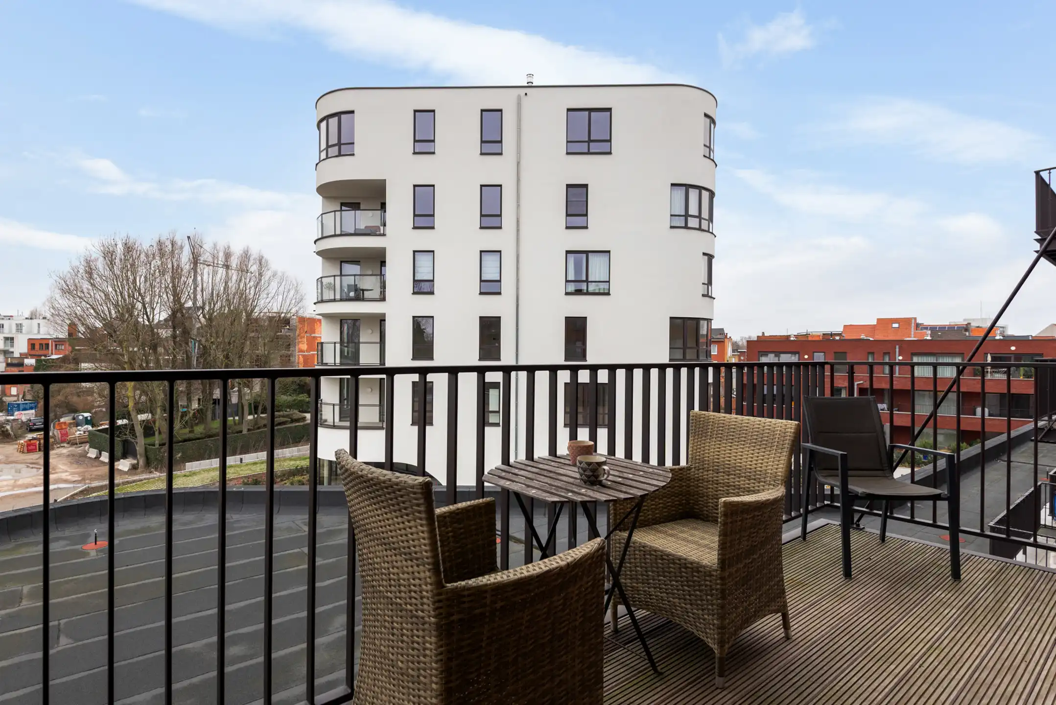 Nieuw 2-slk-appartement (E16) met terras en staanplaats foto 2