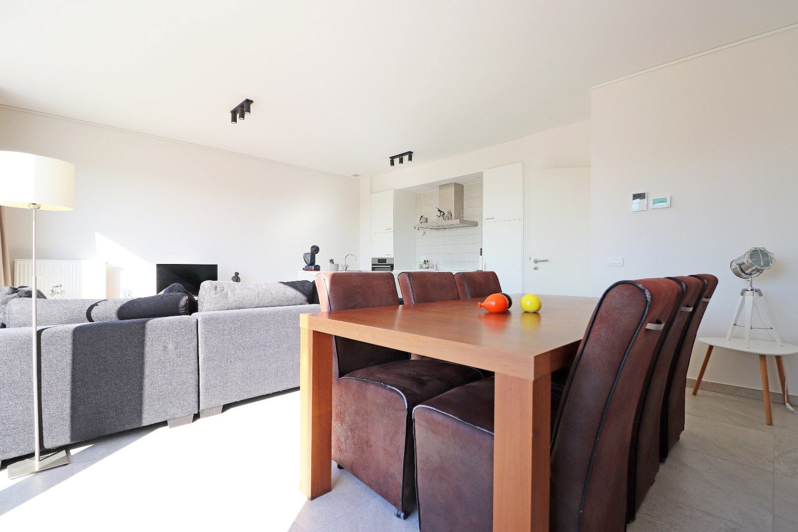 Verzorgd appartement met garage foto 4