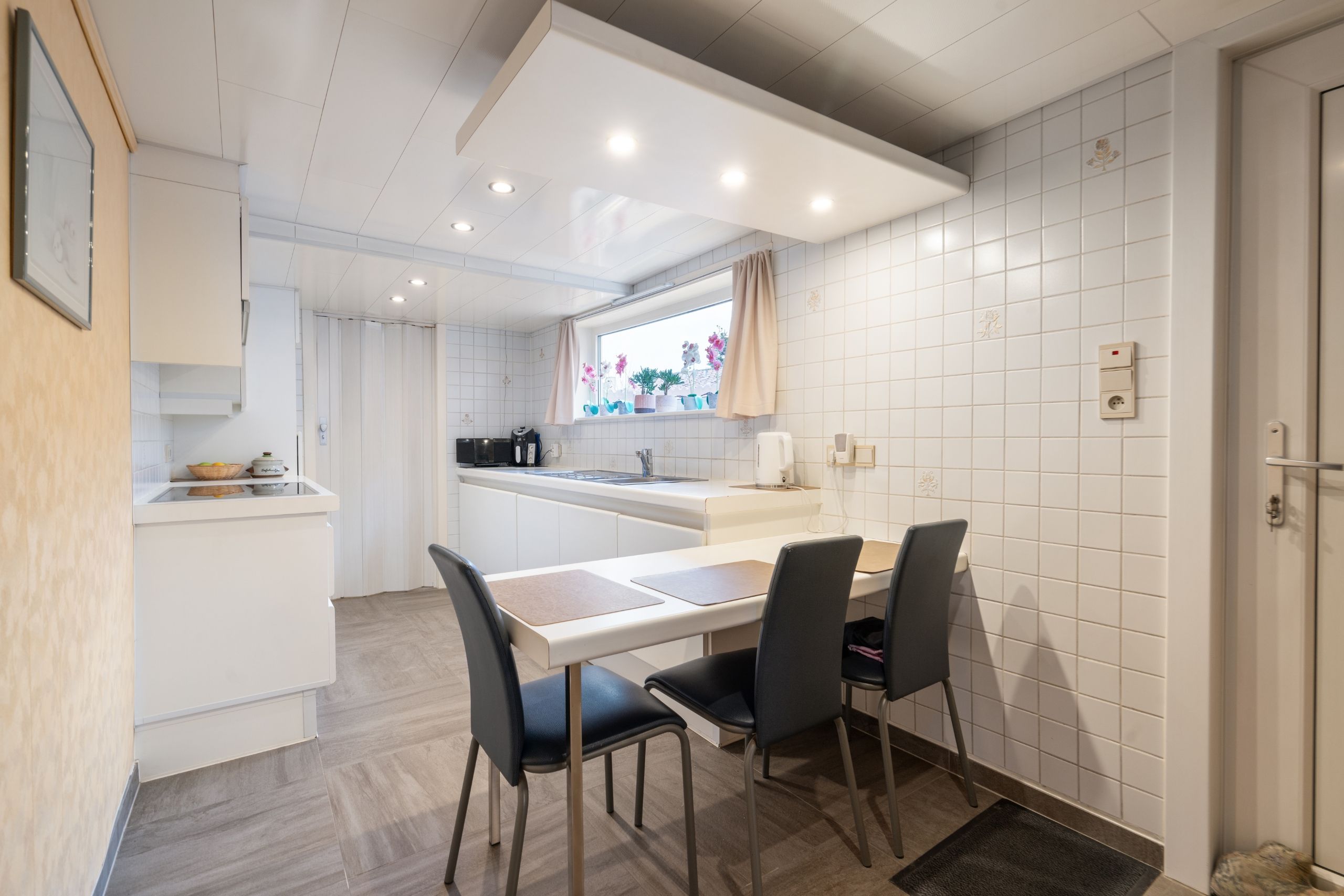 Ruime woning met potentieel in het centrum van Deerlijk foto 2