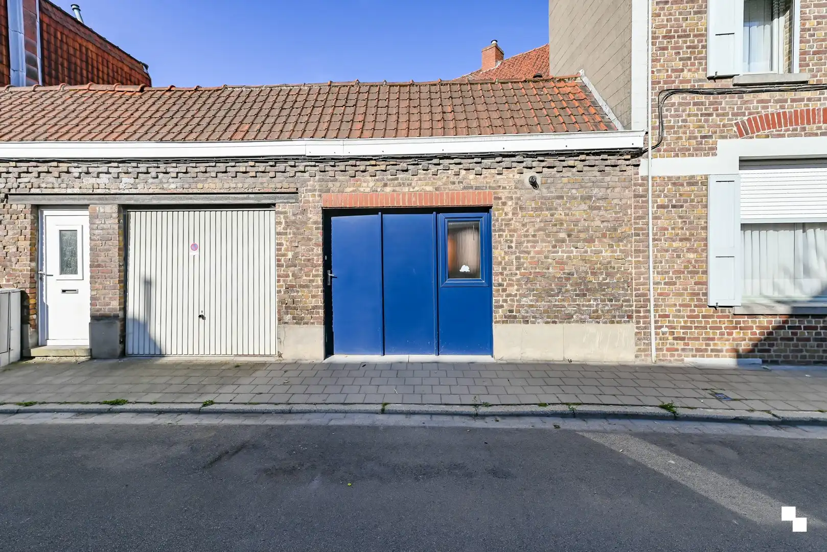 Knusse rijwoning nabij centrum Izegem foto 28