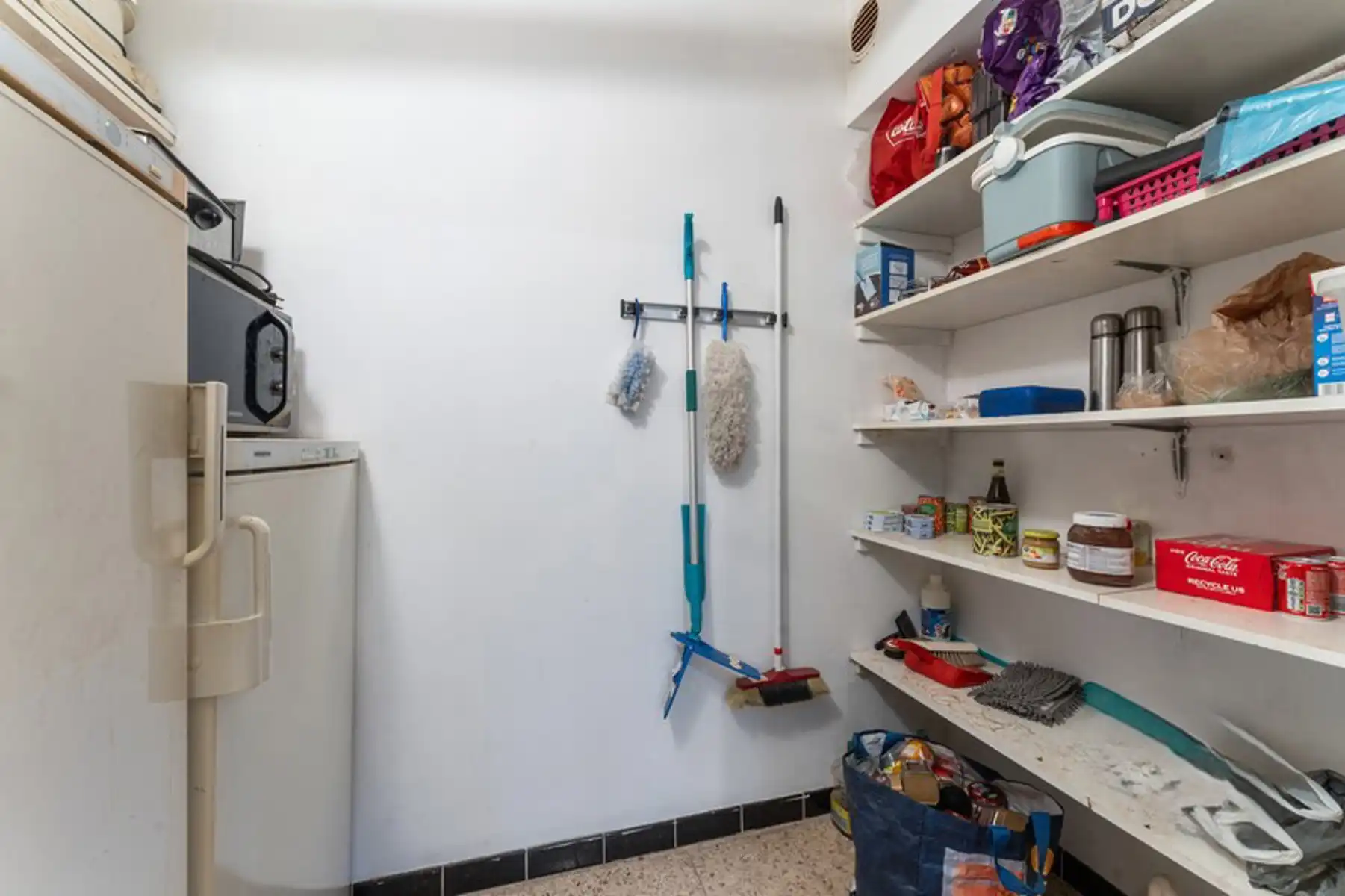 1-slaapkamer appartement met parkeerplaats in Roeselare foto 11