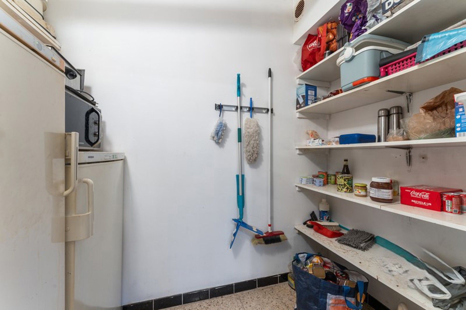 1-slaapkamer appartement met parkeerplaats in Roeselare foto 11