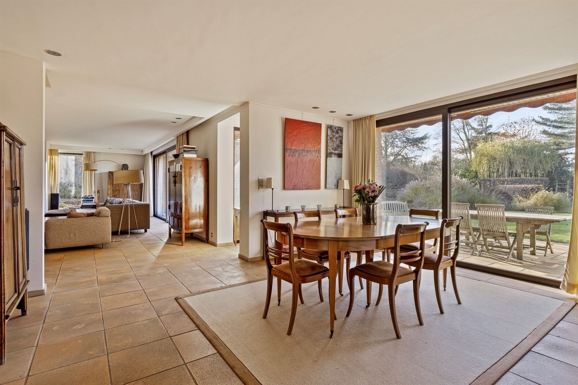 Ruime klassieke villa met zwembad in doodlopende straat foto 14