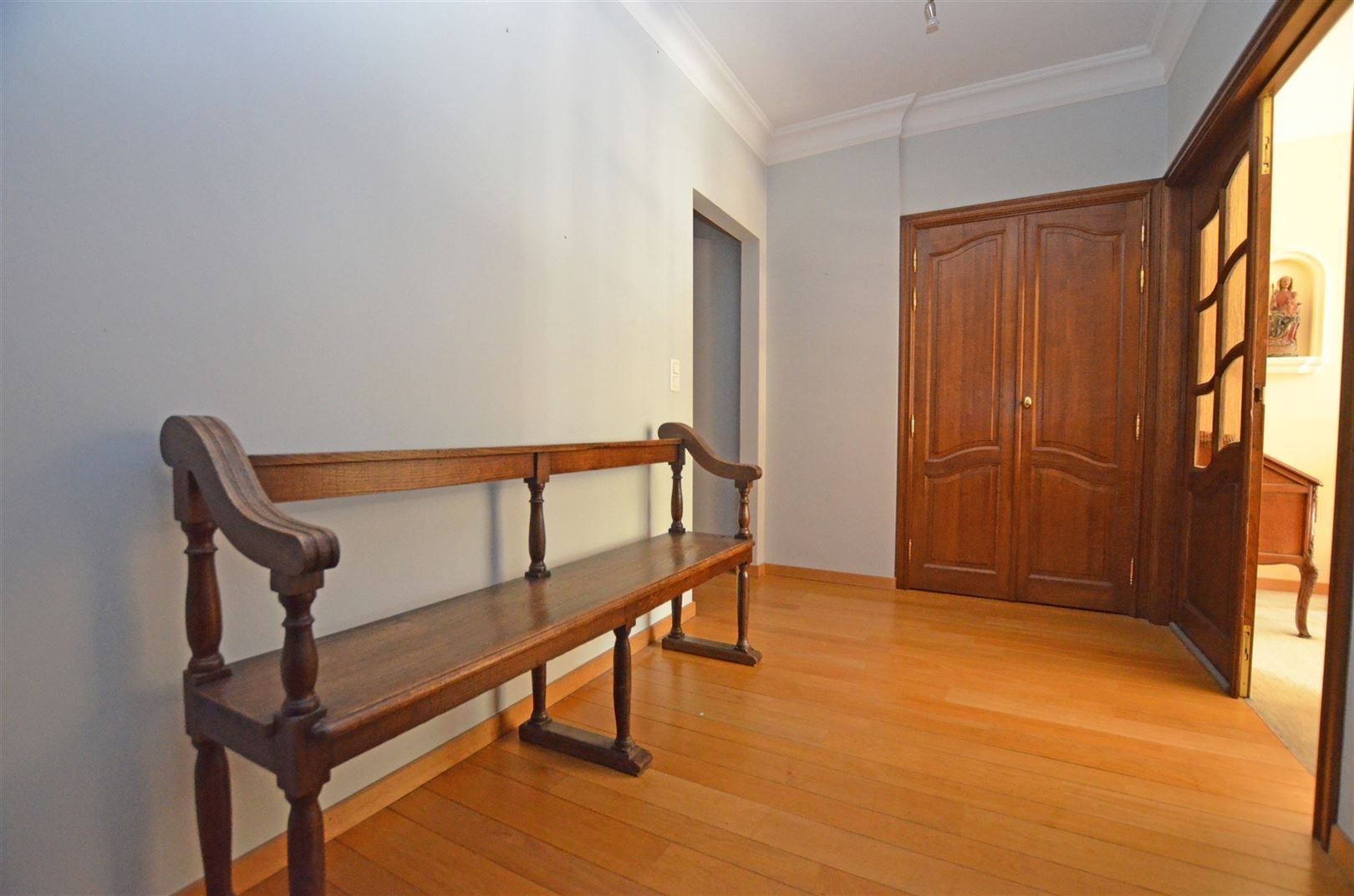 Ruim appartement met drie slaapkamers. foto 3