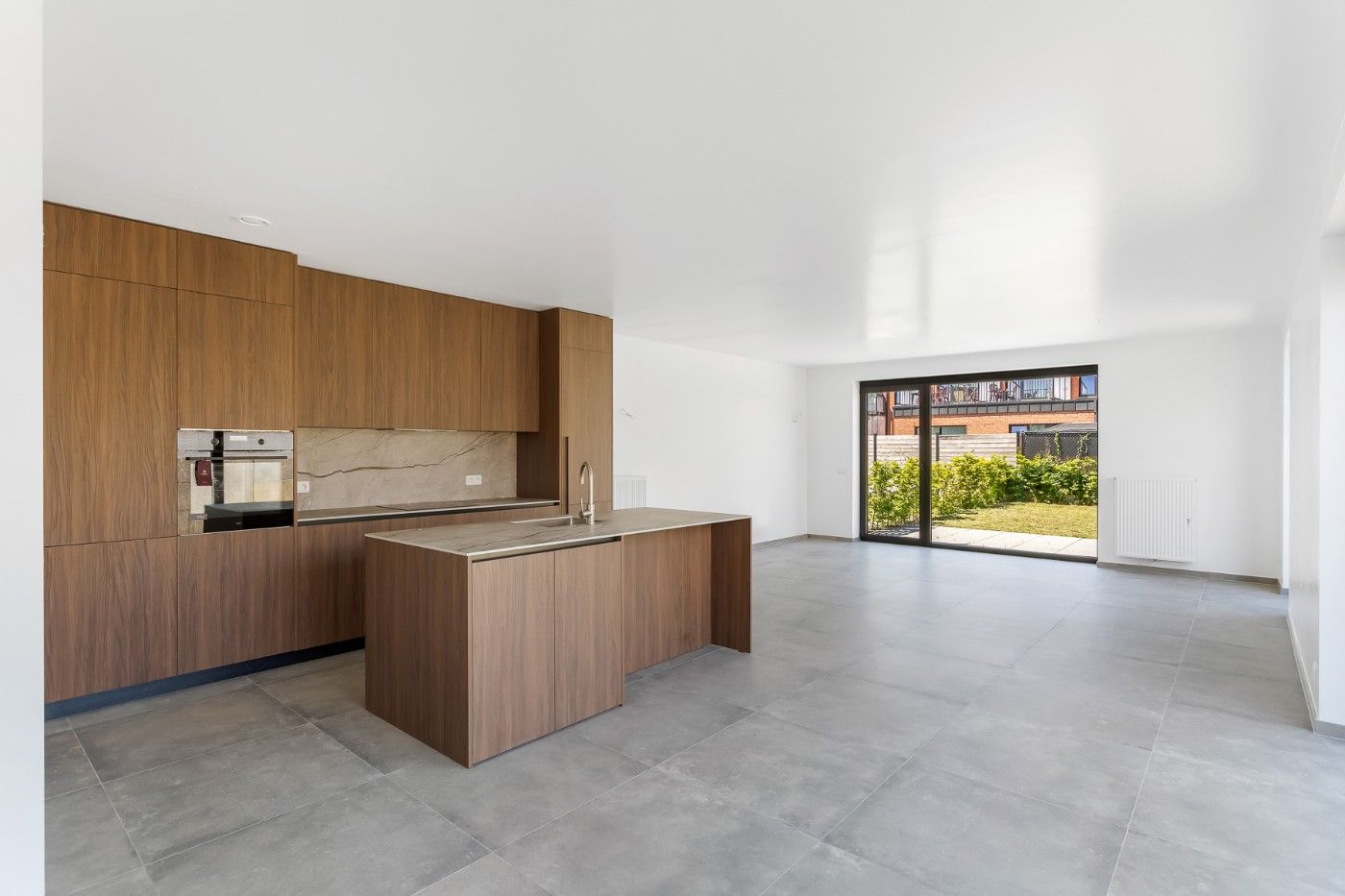 Rustig gelegen nieuwbouwwoning met 3 slpk. en toffe tuin foto 3