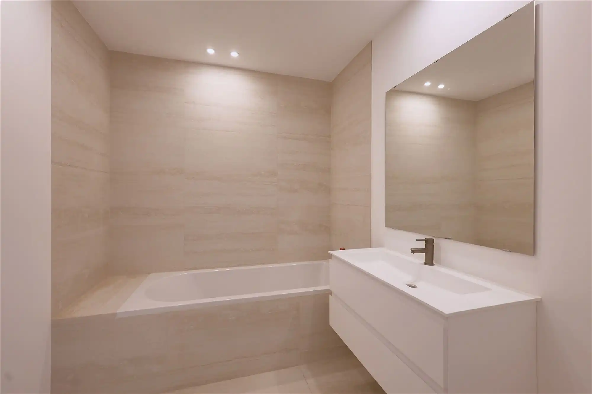 Gerenoveerd gelijkvloers appartement met tuin in Markgravewijk foto 15