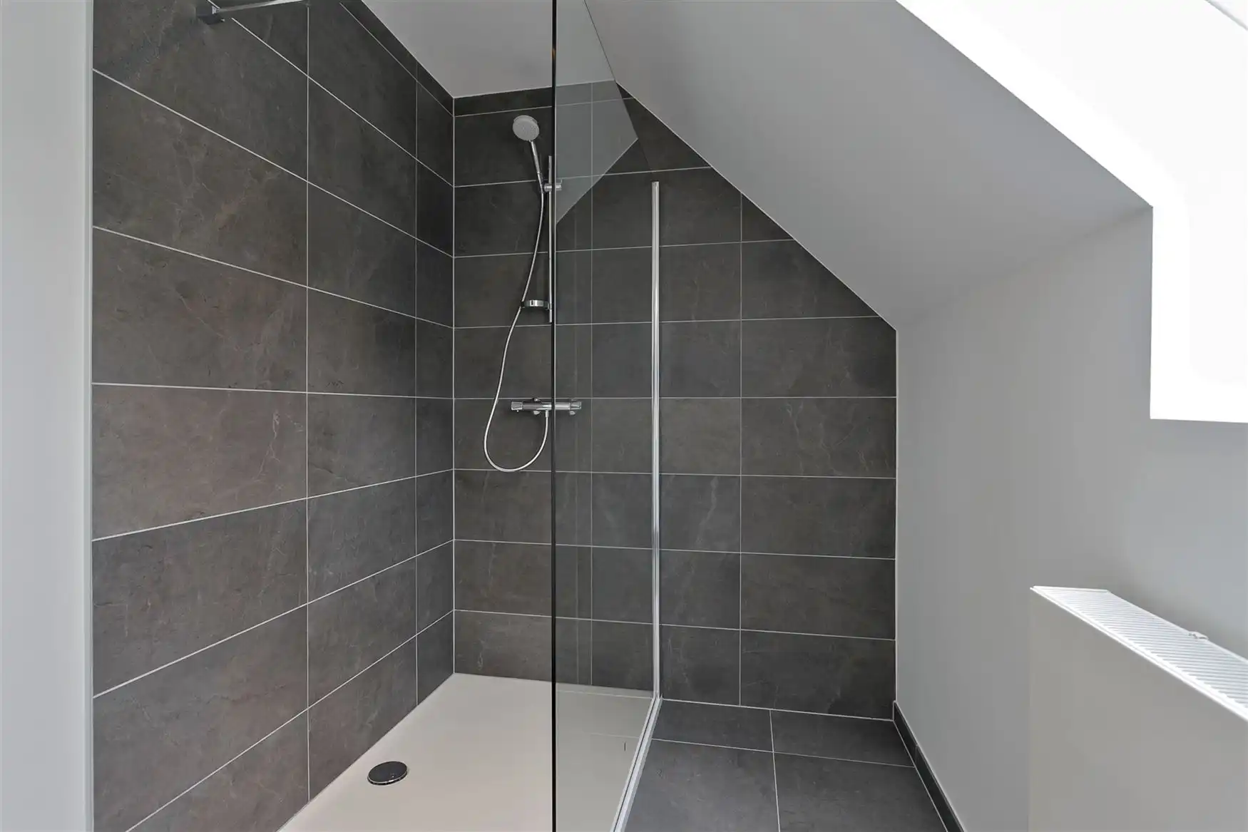 Recent appartement met 2 terrassen foto 7