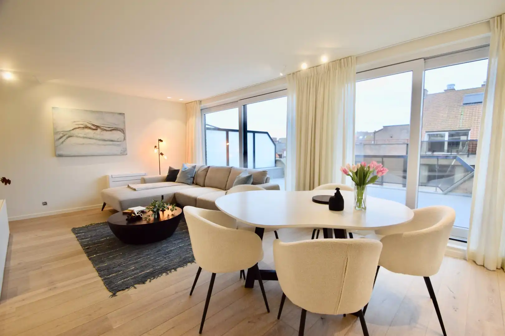 Prachtig penthouse appartement gelegen nabij de Zeedijk, de winkels en het Van Bunnenplein. foto 5