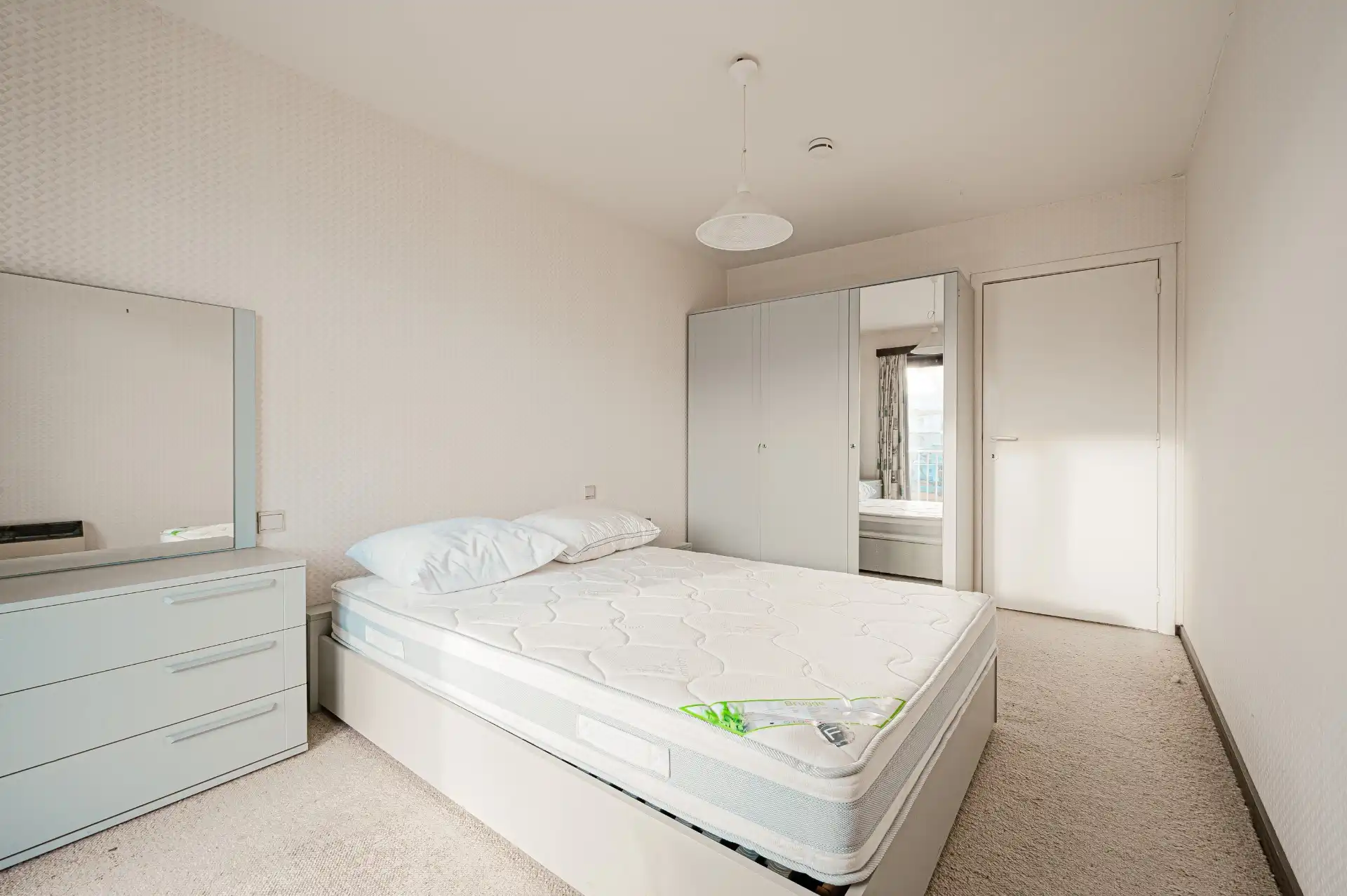 2-slaapkamer appartement op de zeedijk foto 11