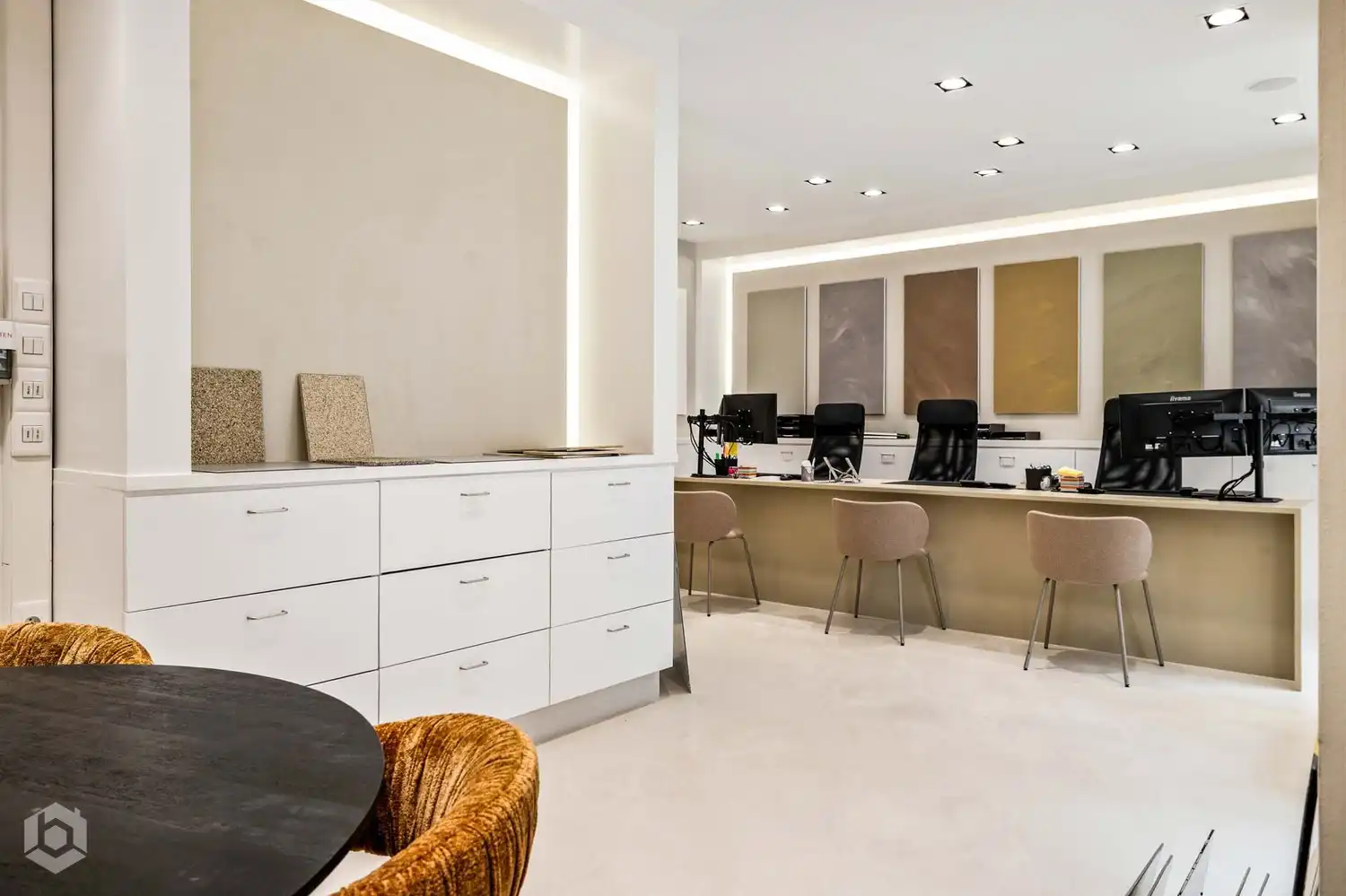 Handelsruimte op toplocatie foto {{pictureIndex}}