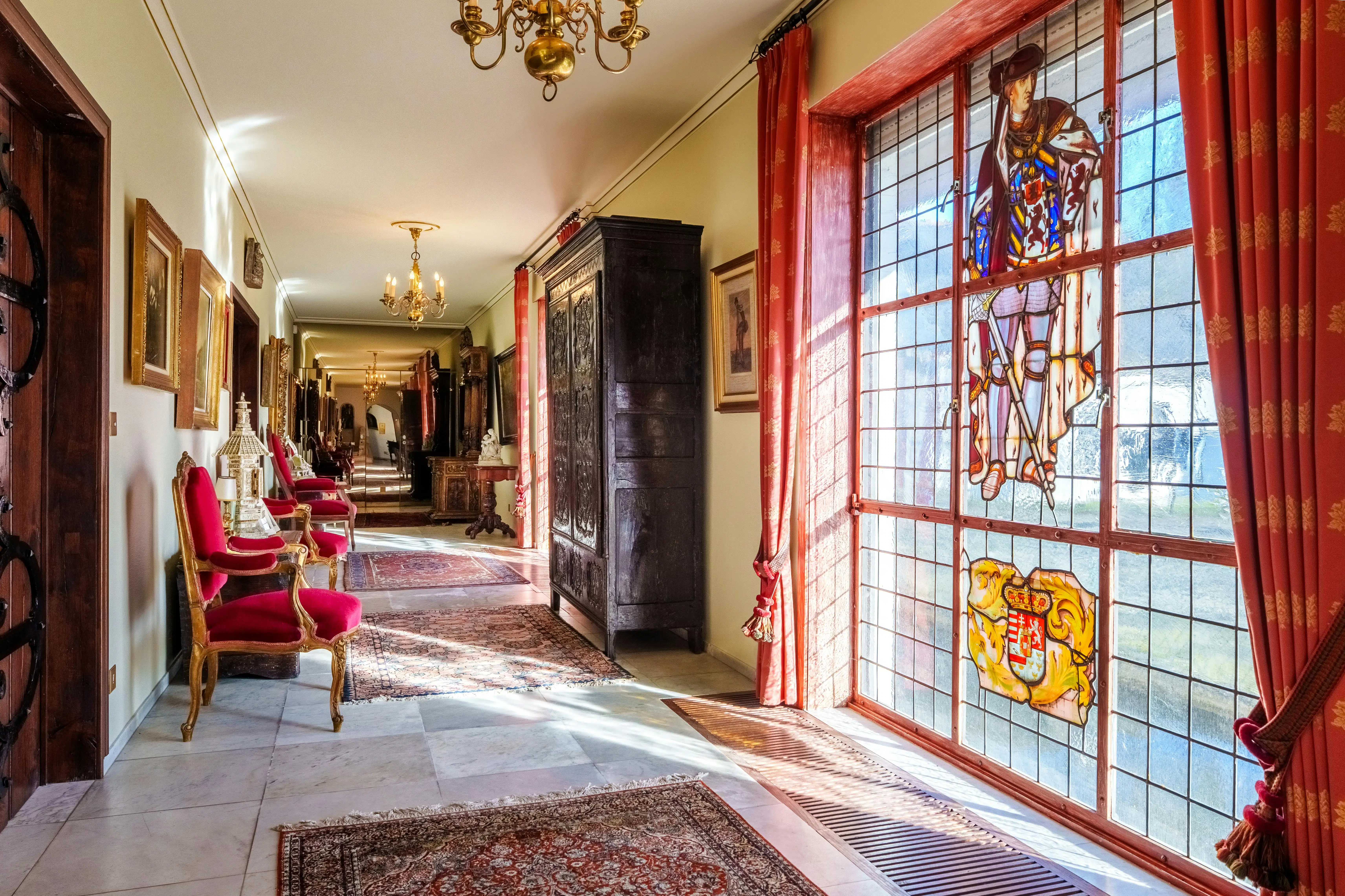 Unieke villa met vijver te koop aan de rand van Roeselare foto 5