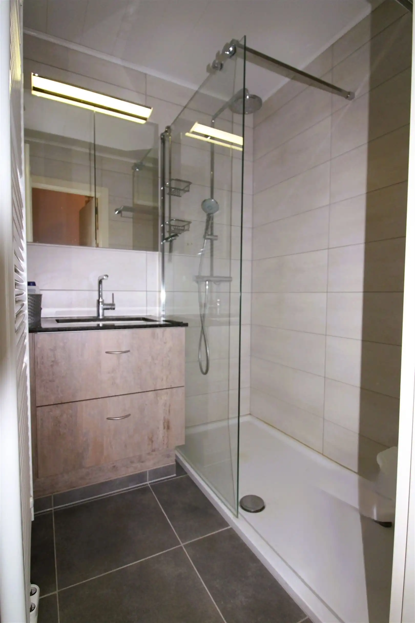 Gezellig 2-slpk appartement in Kortrijk foto 5