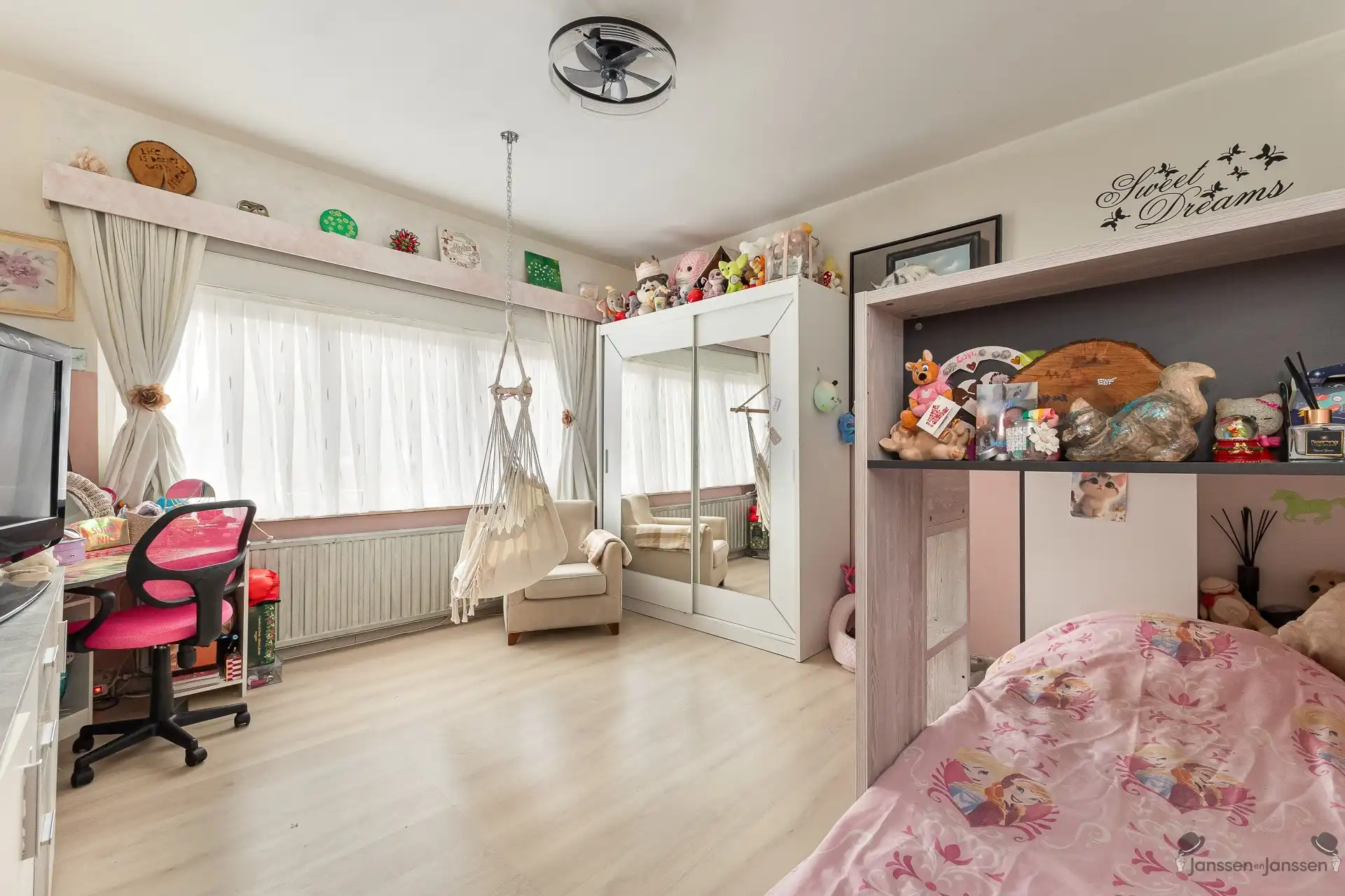 Woning met 3 (mog.4) slk, garage en ruime tuin in Brasschaat foto 7