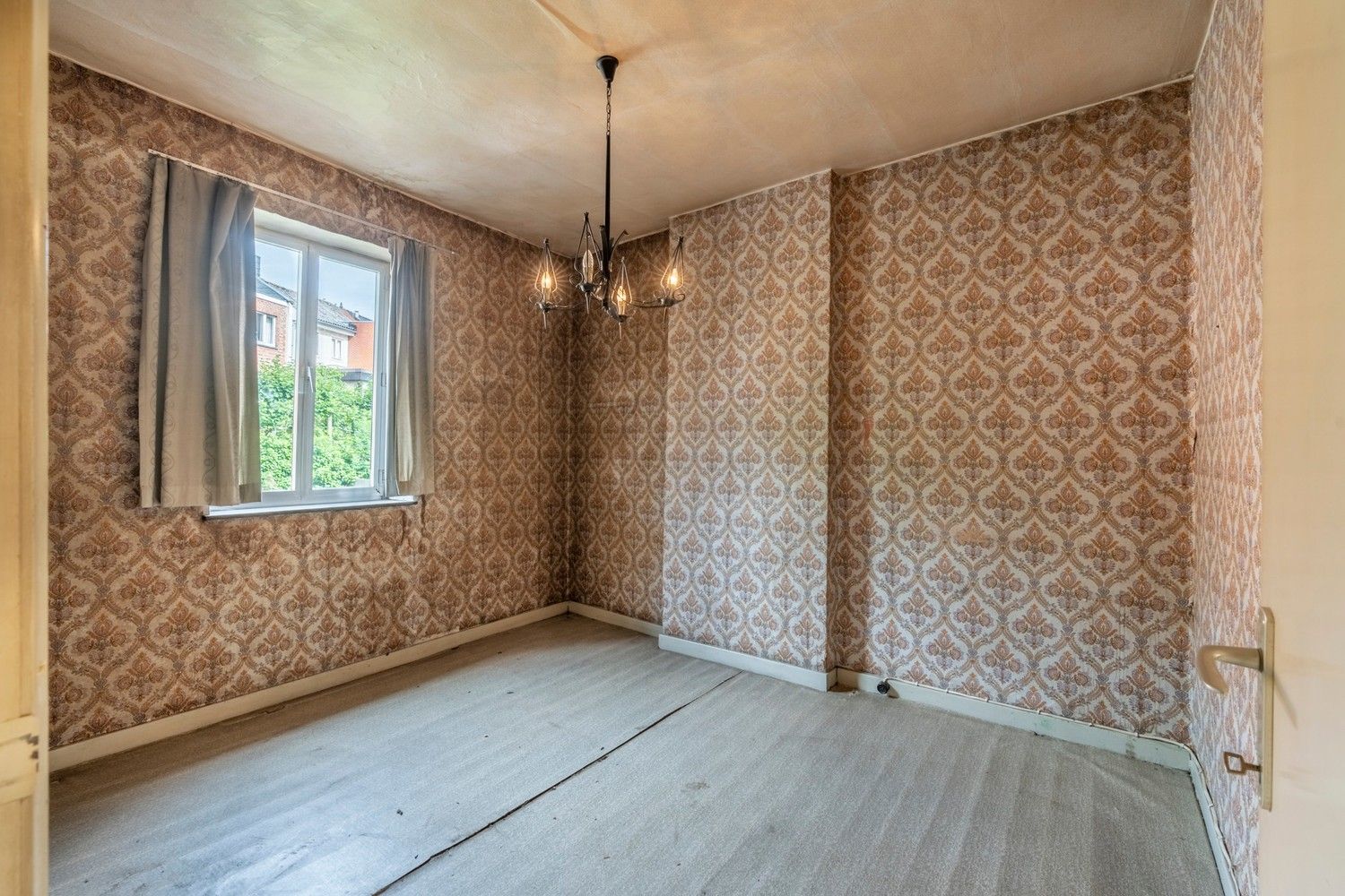 Te renoveren woning in het stadscentrum van Sint-Truiden foto 10