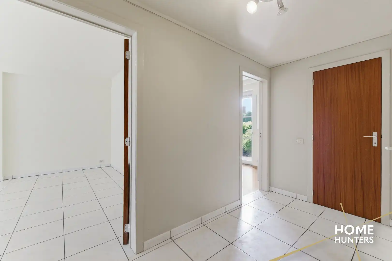 Instapklaar gelijkvloers appartement met 2 slaapkamers en ruime tuin foto 15