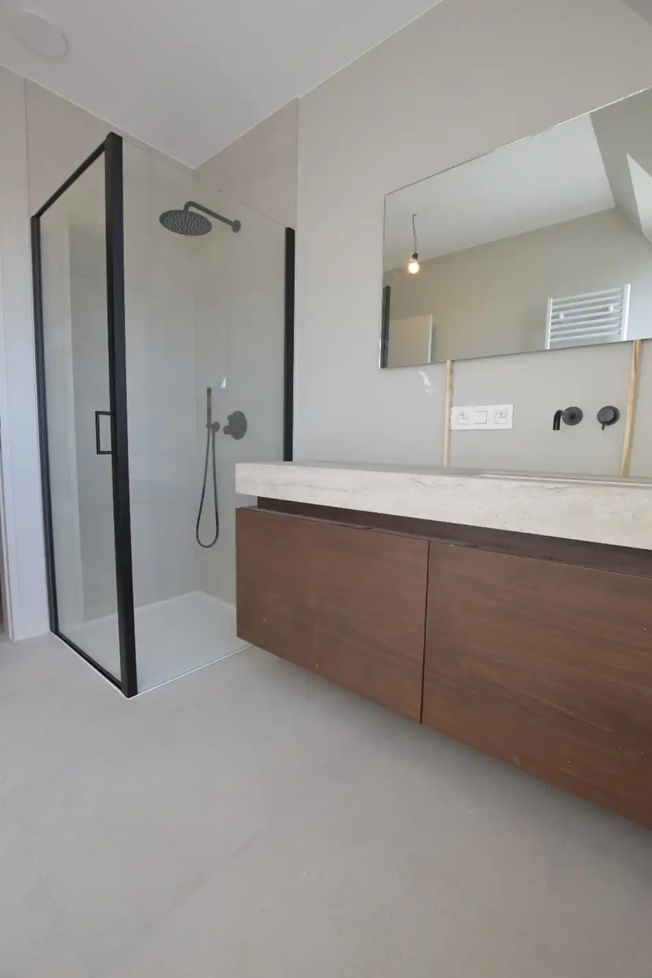 Nieuwbouwwoning rustig gelegen aan Duinenwater foto 19