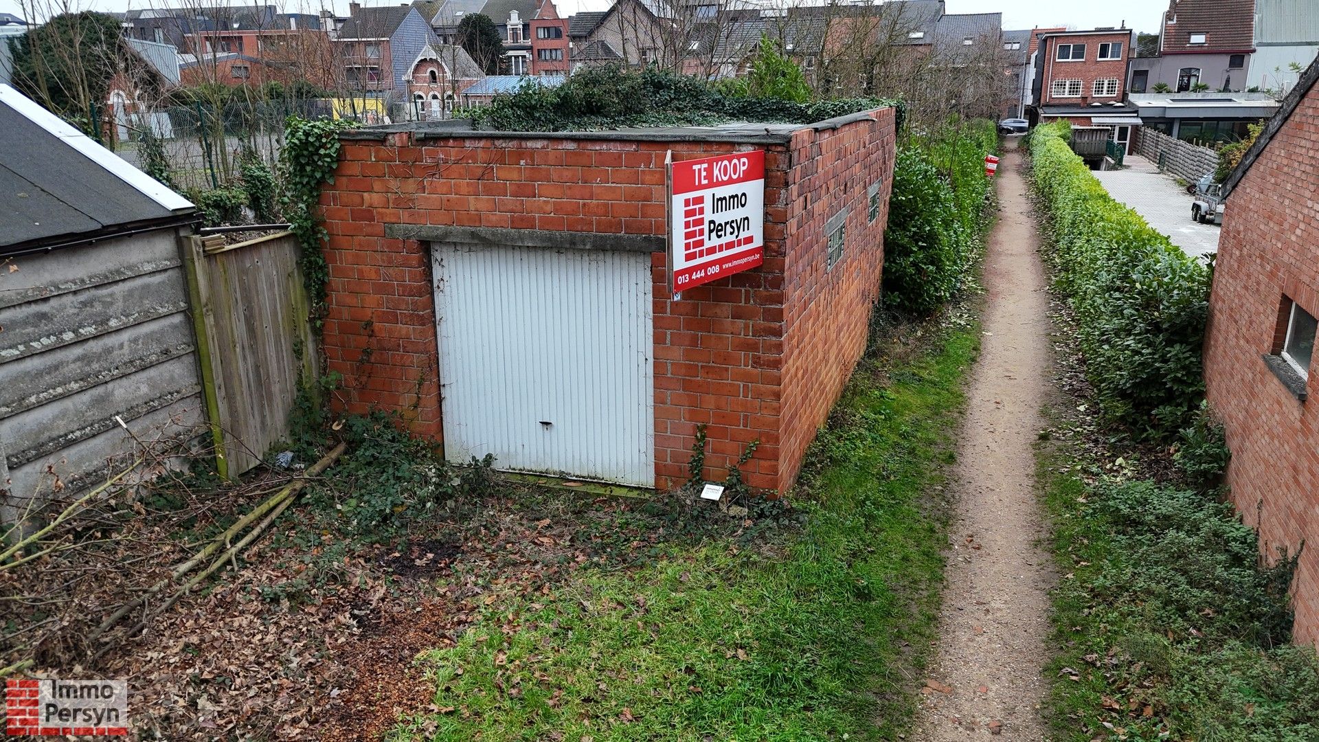 Gunstig gelegen garage met grond en potentieel voor stadstuin in de Rozenstraat foto 2