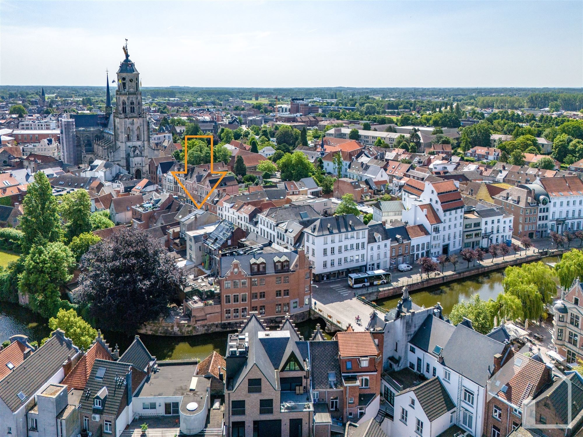 Instapklare woning met handelspand! foto 24