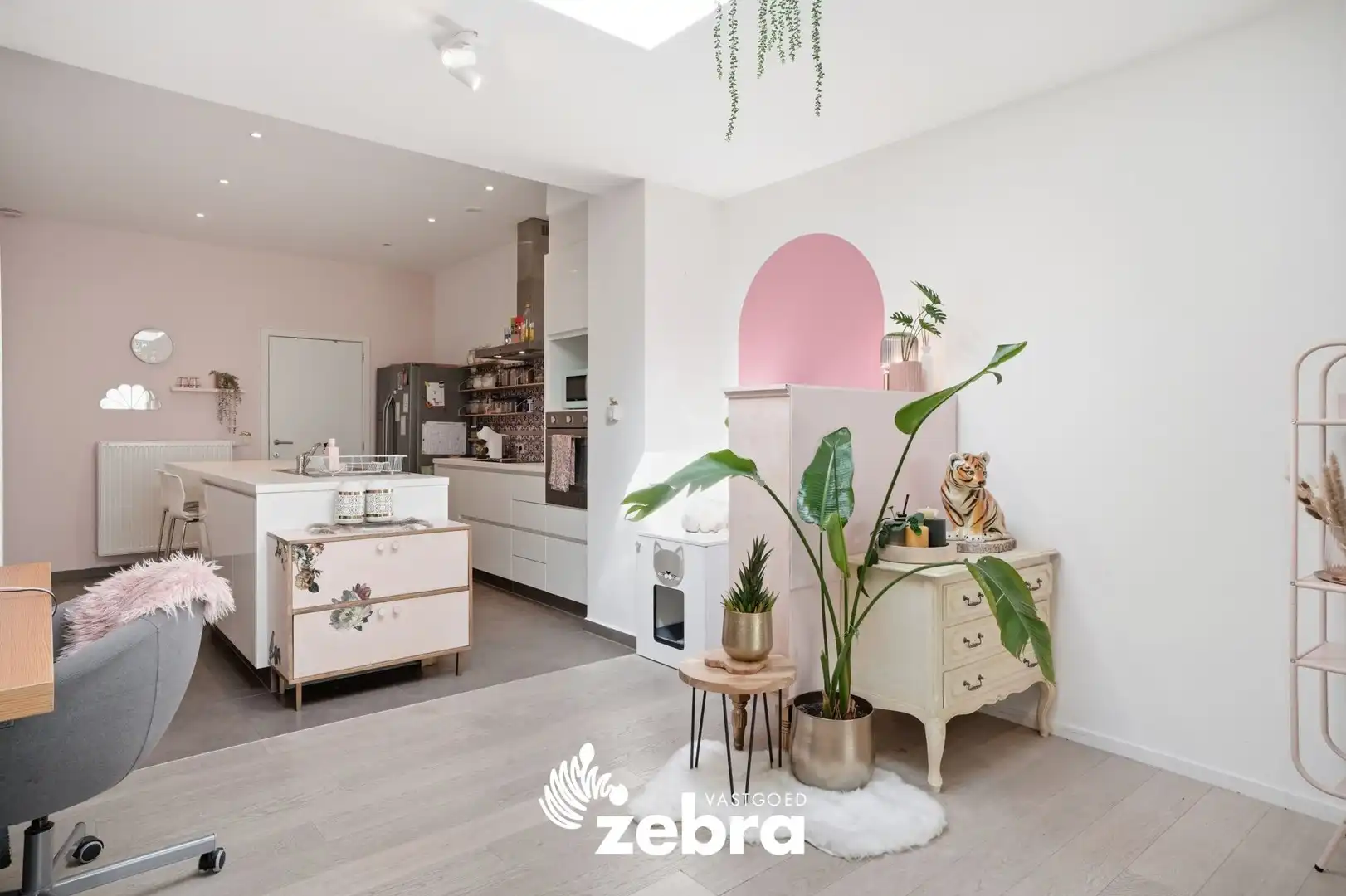 Instapklare, volledig gerenoveerde woning in Tielt met tuin, terras en uitweg! foto 12