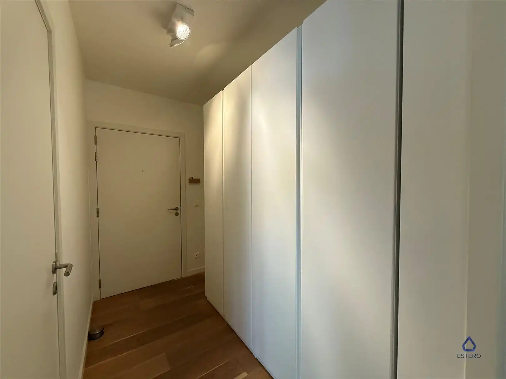 Modern nieuwbouwappt 2-SLK te Tour & Taxis foto 4