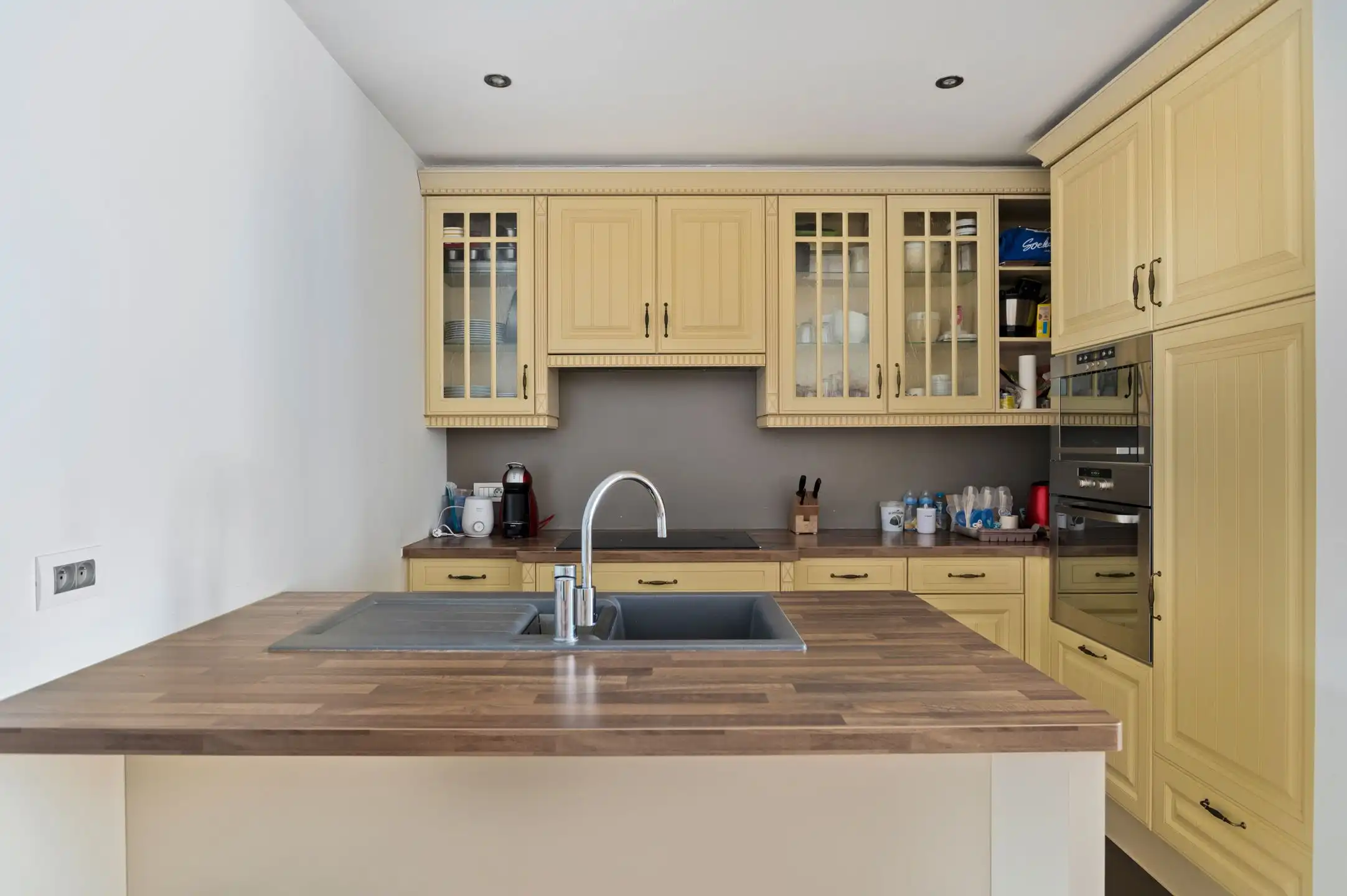 Toffe woning nabij het centrum van Schoten! foto 9