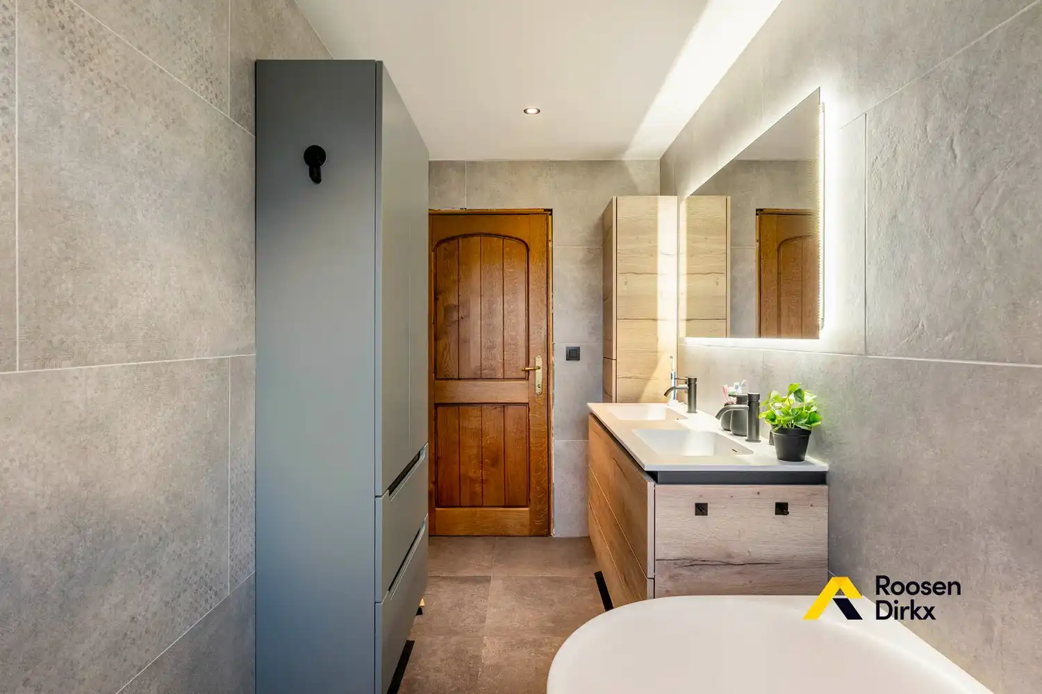 Solide woning met  4 slaapkamers en ruime garage op perceel van 734m² foto 19