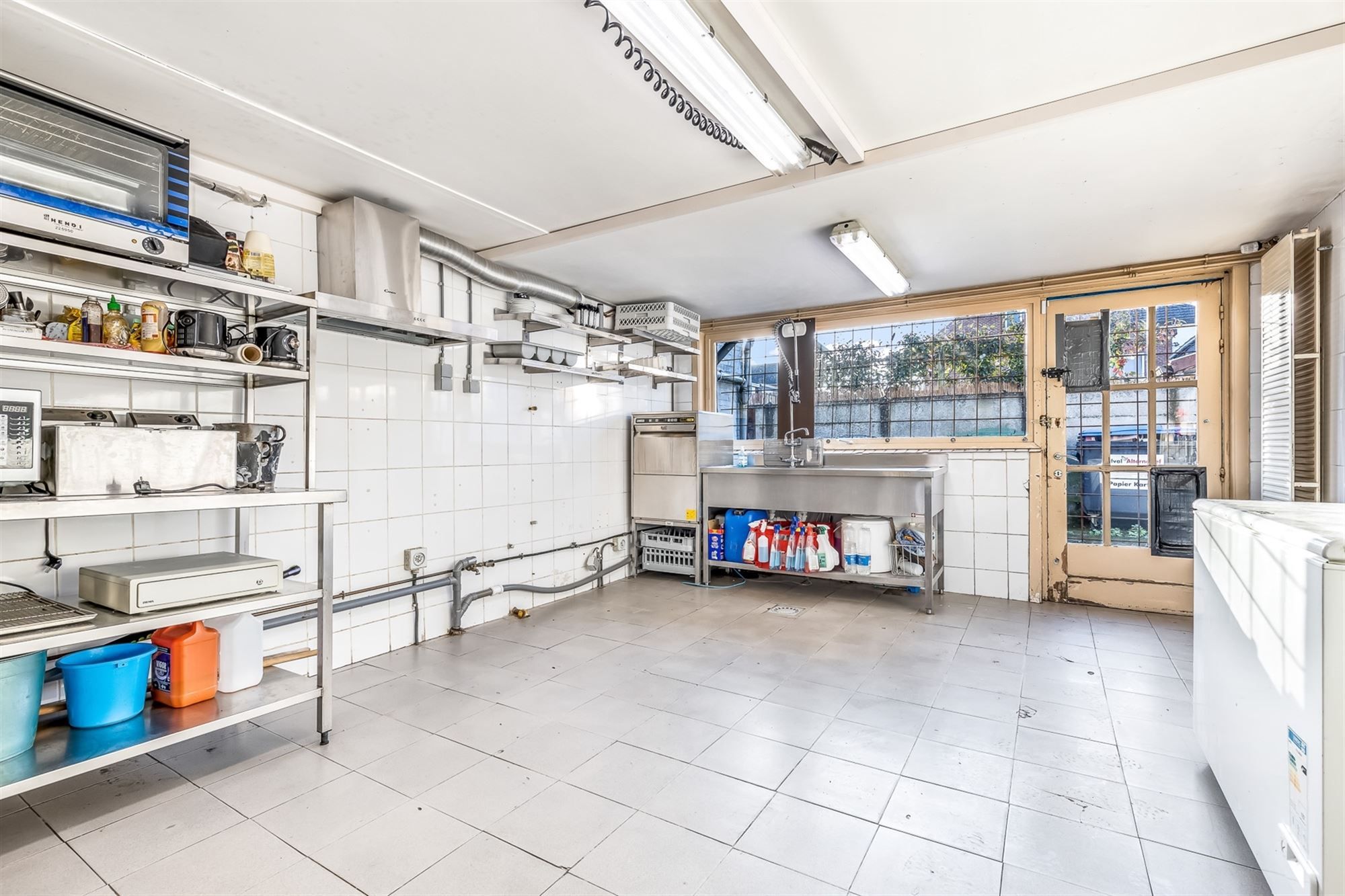 TE RENOVEREN HORECAZAAK MET POTENTIEEL, ZEER GOED GELEGEN IN HET CENTRUM VAN LEOPOLDSBURG foto 23