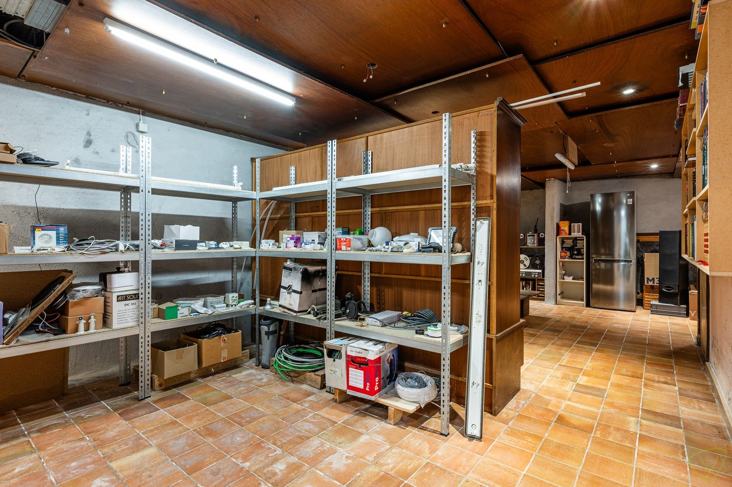 Kwalitatief afgewerkte woning met praktijkruimte en uitzonderlijk ruime kelderverdieping foto 24