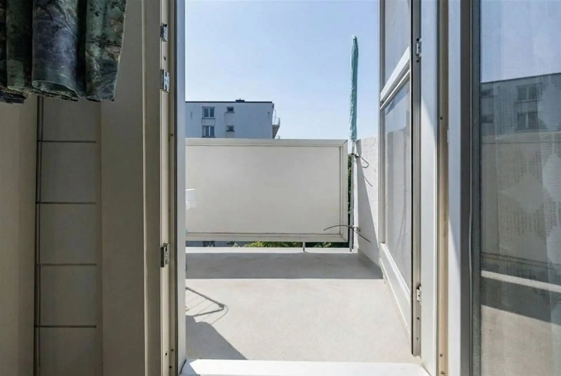 Appartement (hoogste verdieping - 2 SLK) met zonnig terras.  foto 6